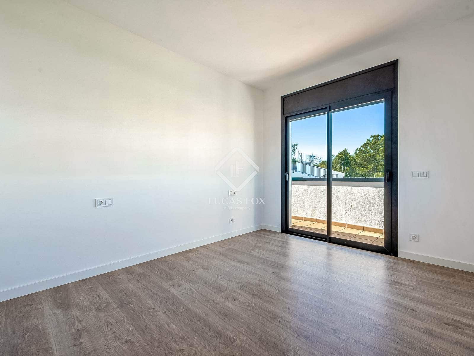 4 sypialnia Willa na sprzedaż w Segur de Calafell z basenem garażem - 455 000 € (Ref: 9283935)