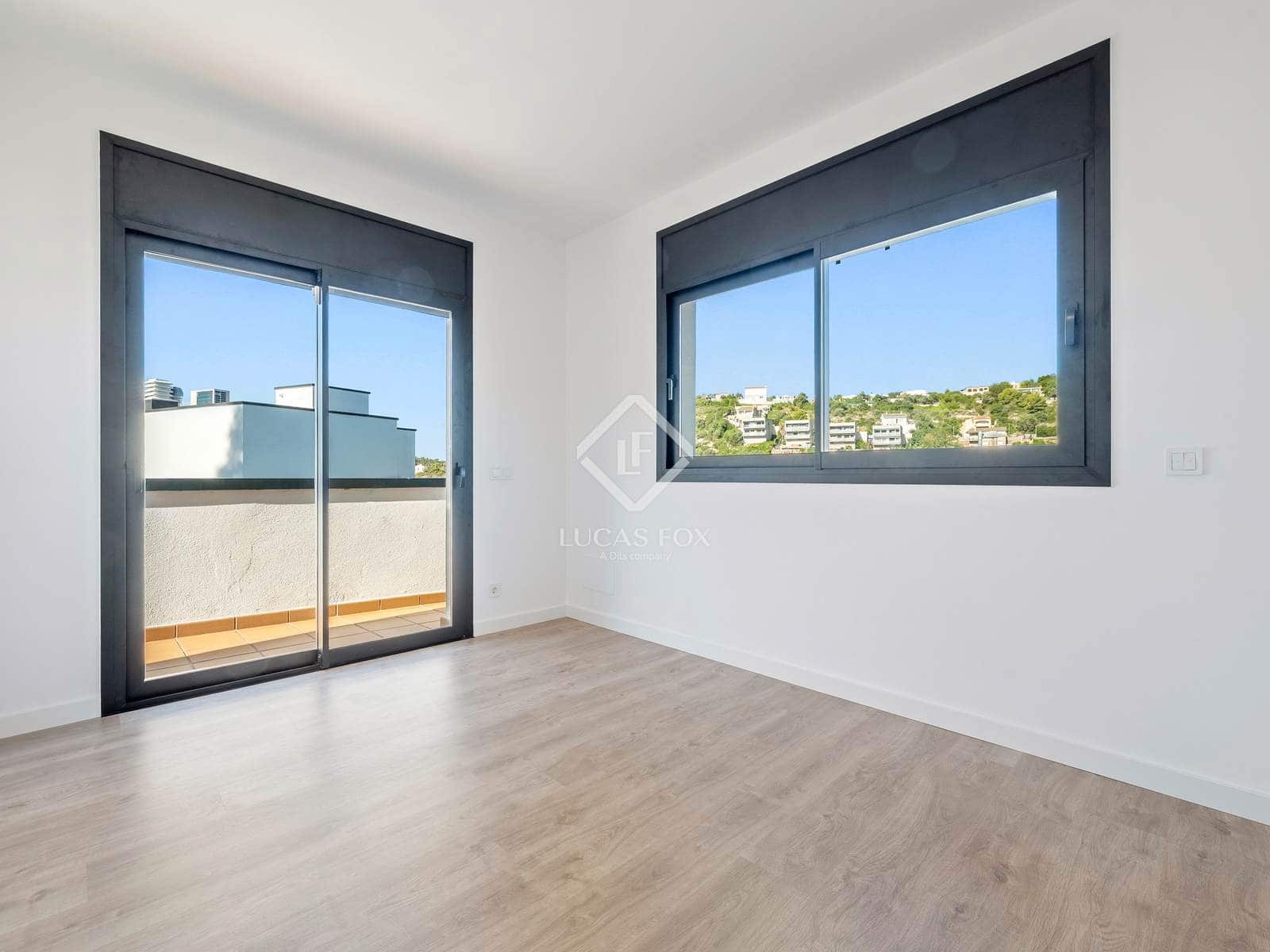 4 sypialnia Willa na sprzedaż w Segur de Calafell z basenem garażem - 455 000 € (Ref: 9283935)