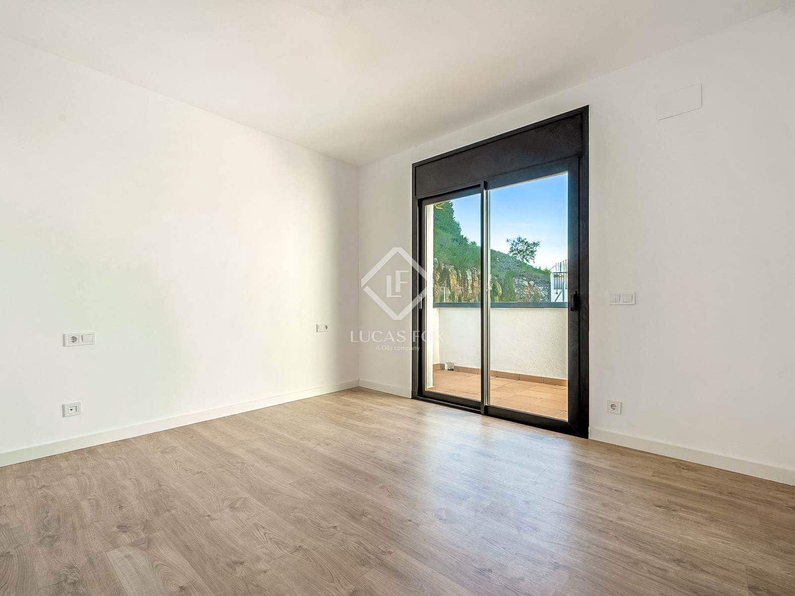 4 sypialnia Willa na sprzedaż w Segur de Calafell z basenem garażem - 455 000 € (Ref: 9283935)