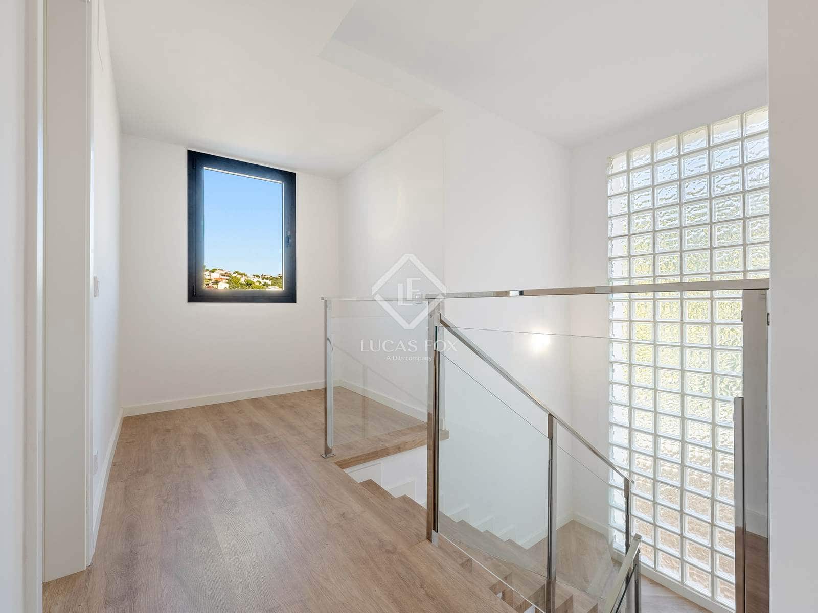 4 sypialnia Willa na sprzedaż w Segur de Calafell z basenem garażem - 455 000 € (Ref: 9283935)