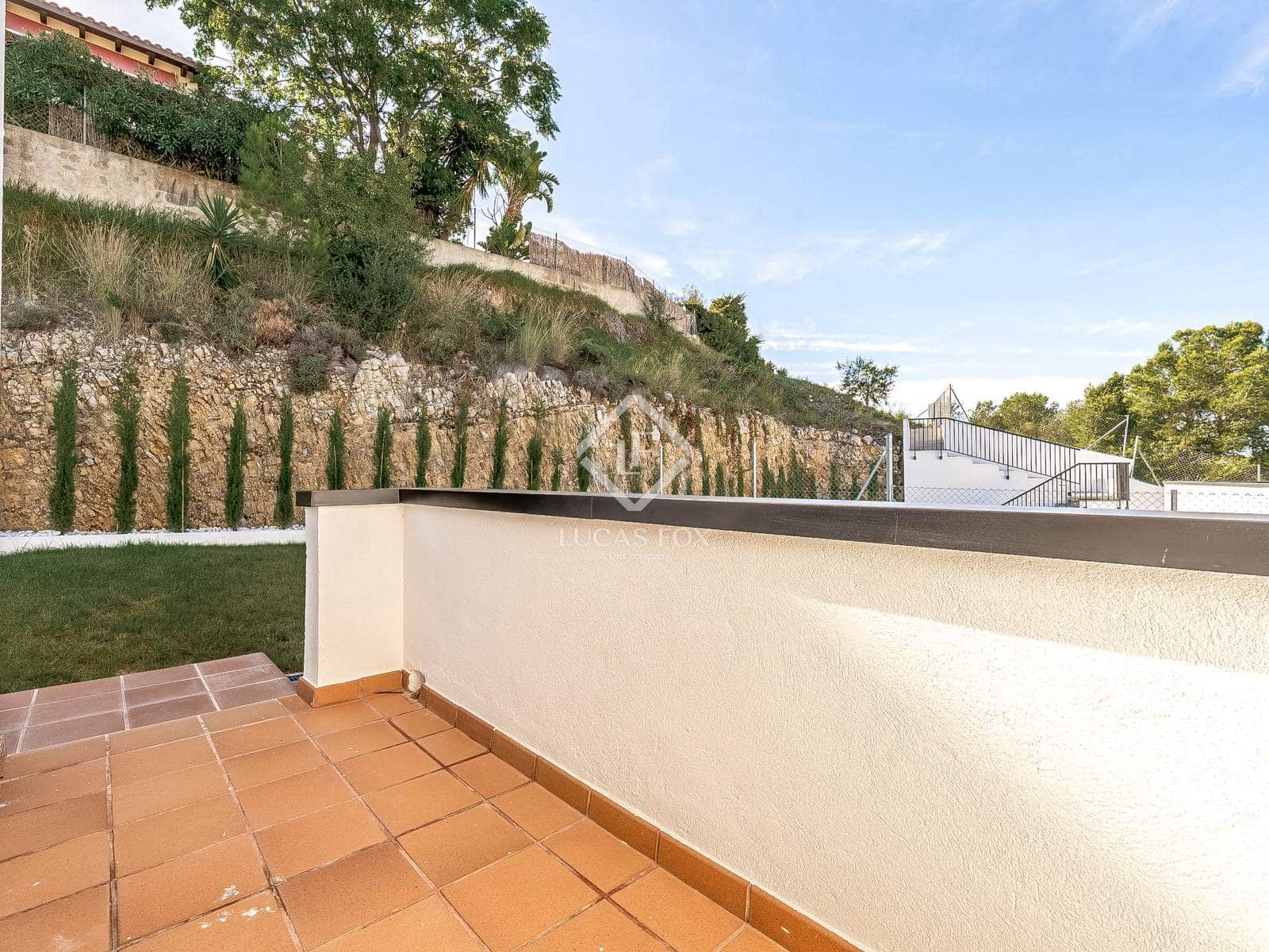 4 sypialnia Willa na sprzedaż w Segur de Calafell z basenem garażem - 455 000 € (Ref: 9283935)