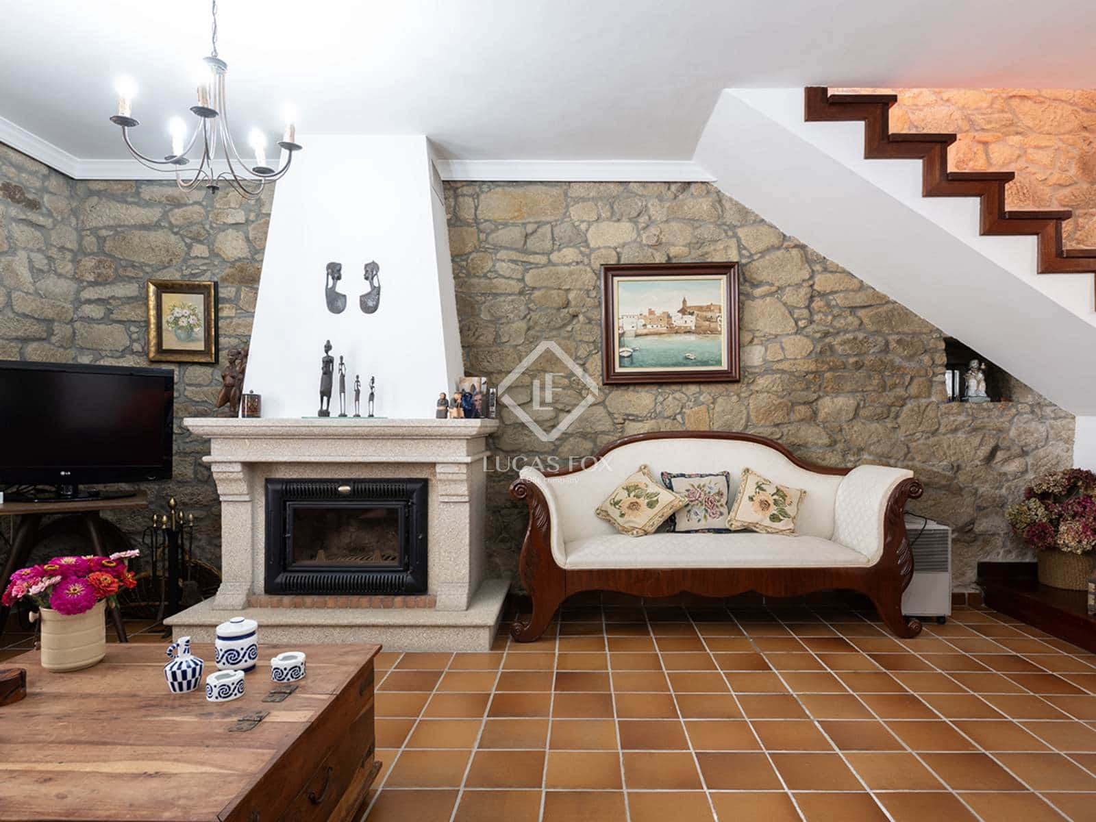 4 bedroom Villa for sale in A Estrada with garage - € 375,000 (Ref: 9283936)