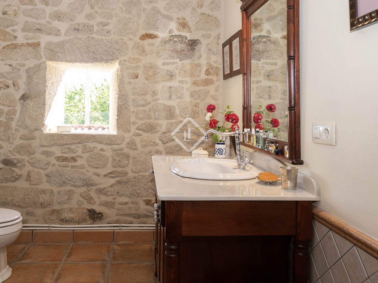 4 bedroom Villa for sale in A Estrada with garage - € 375,000 (Ref: 9283936)