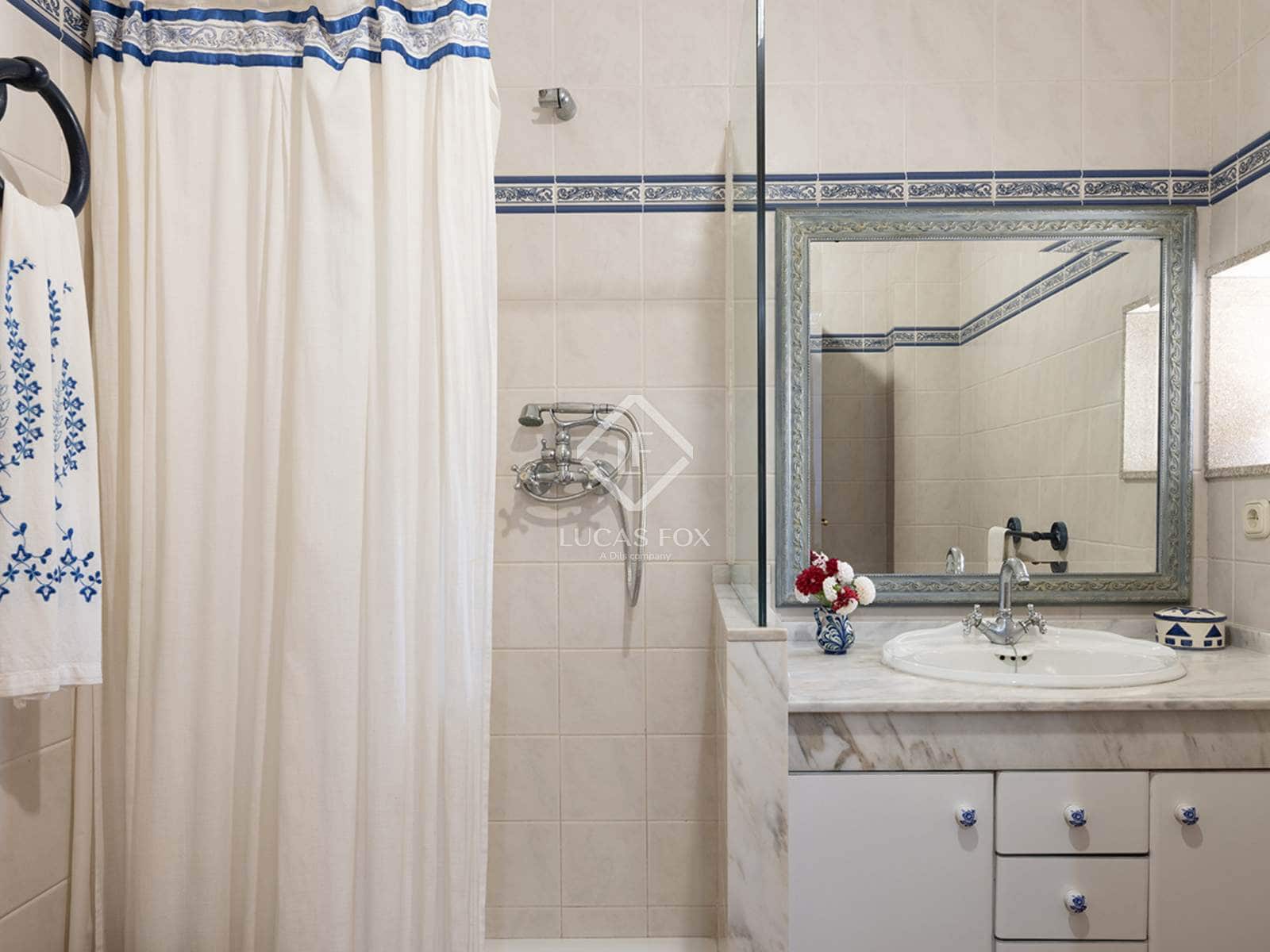 4 bedroom Villa for sale in A Estrada with garage - € 375,000 (Ref: 9283936)