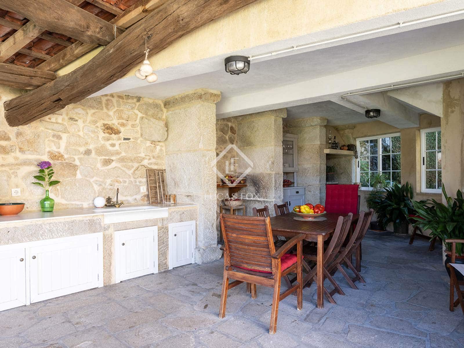 4 bedroom Villa for sale in A Estrada with garage - € 375,000 (Ref: 9283936)