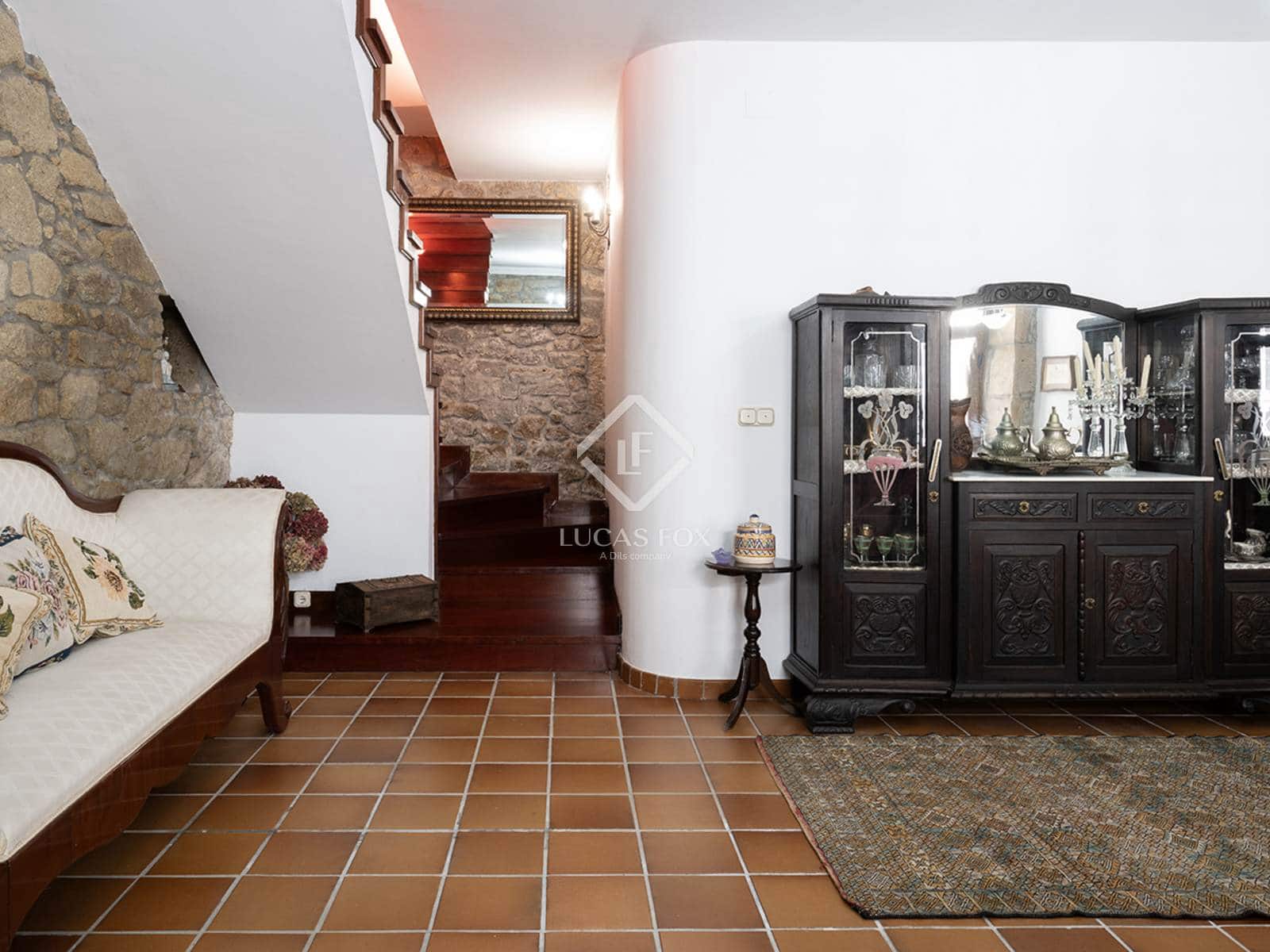 4 bedroom Villa for sale in A Estrada with garage - € 375,000 (Ref: 9283936)