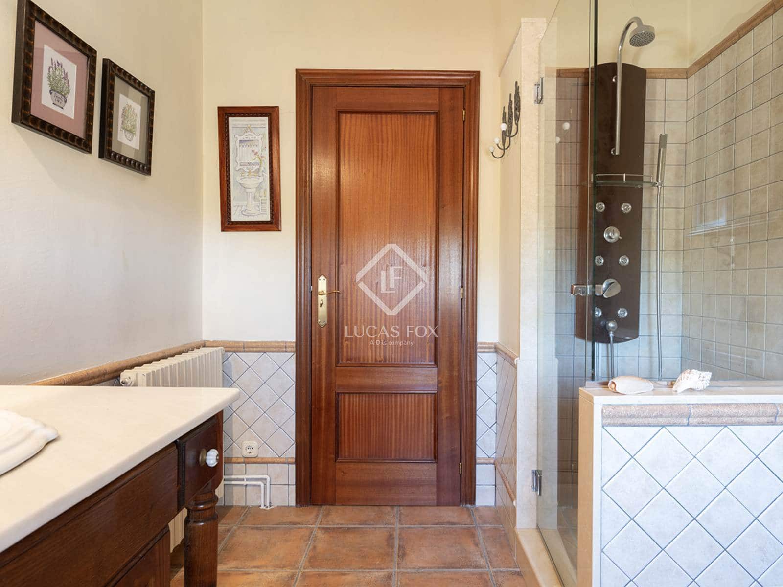 4 bedroom Villa for sale in A Estrada with garage - € 375,000 (Ref: 9283936)