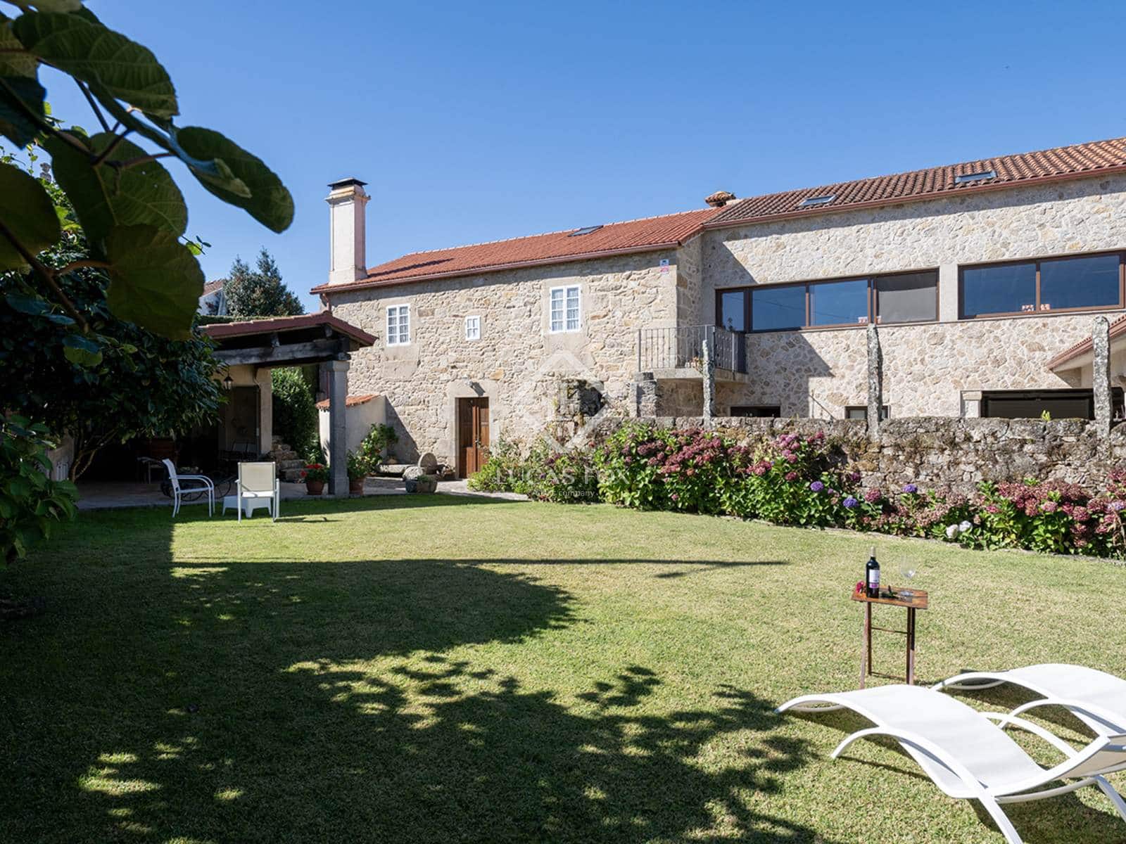 4 bedroom Villa for sale in A Estrada with garage - € 375,000 (Ref: 9283936)