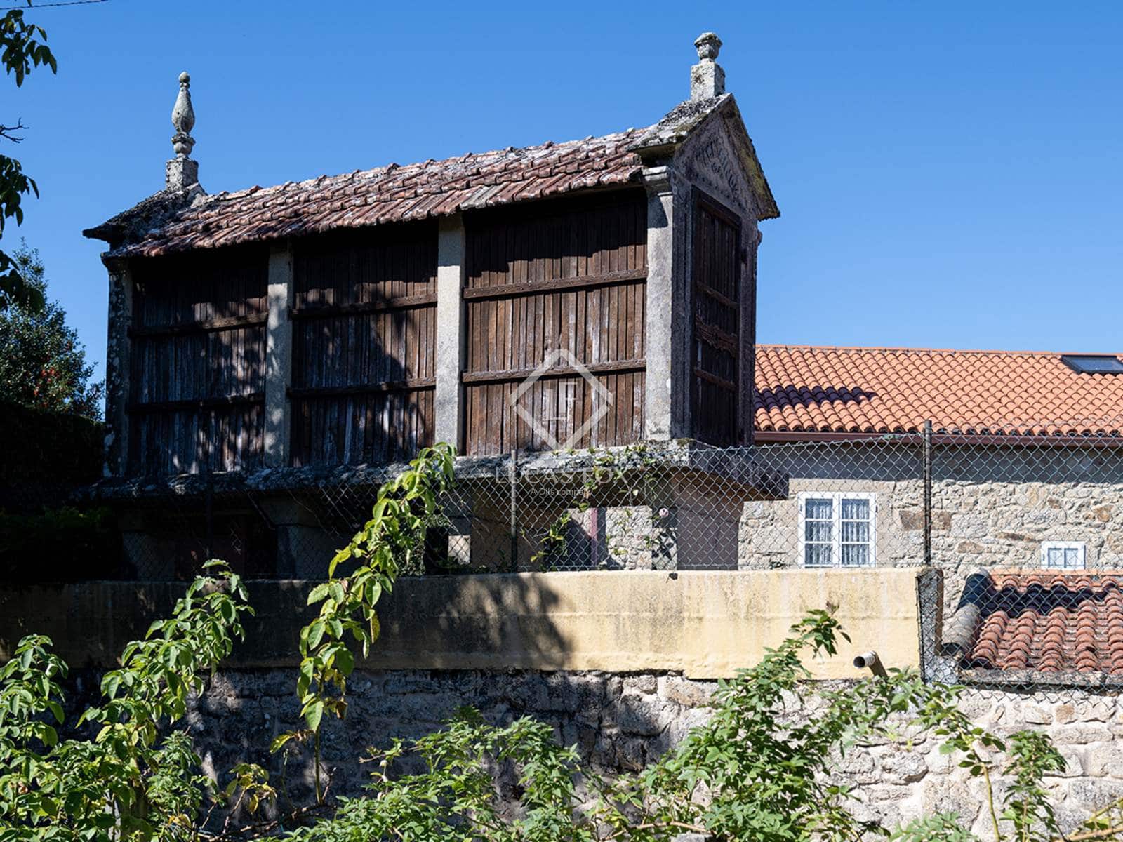 4 bedroom Villa for sale in A Estrada with garage - € 375,000 (Ref: 9283936)