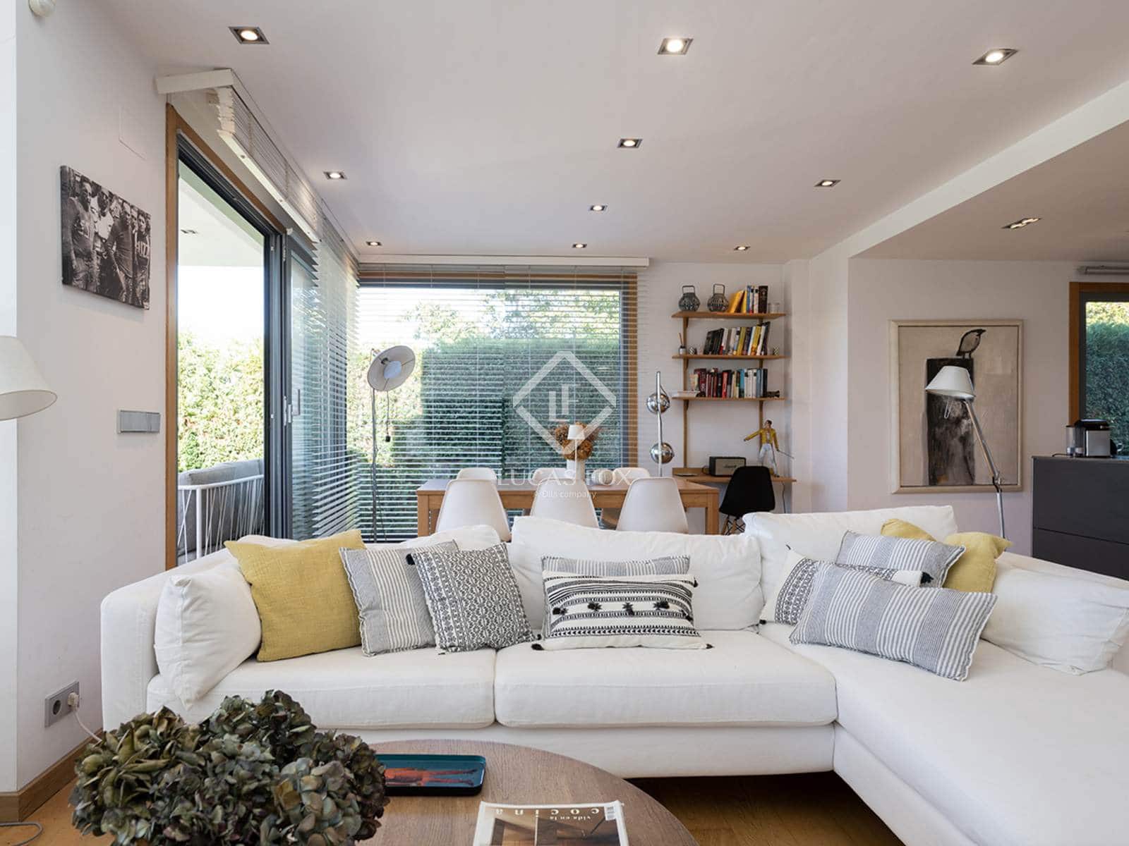 4 bedroom Villa for sale in Sanxenxo with pool garage - € 850,000 (Ref: 9283937)