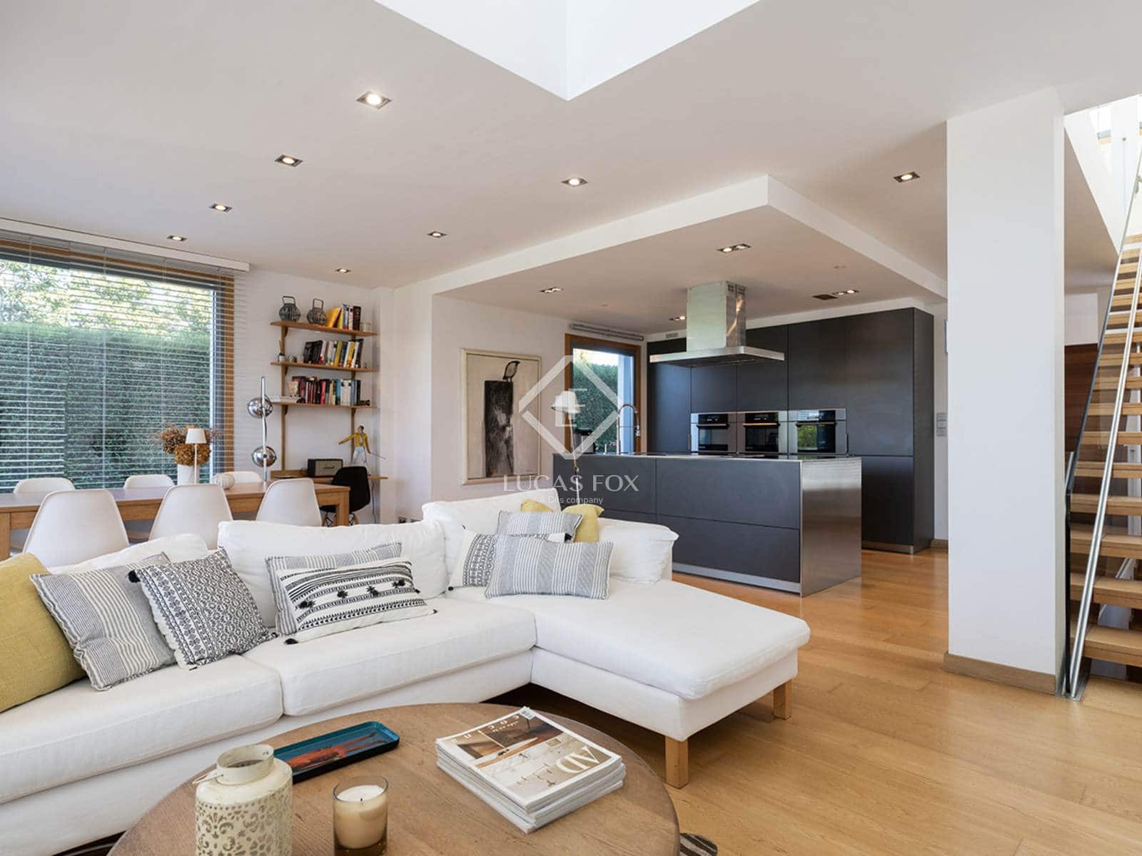 4 bedroom Villa for sale in Sanxenxo with pool garage - € 850,000 (Ref: 9283937)