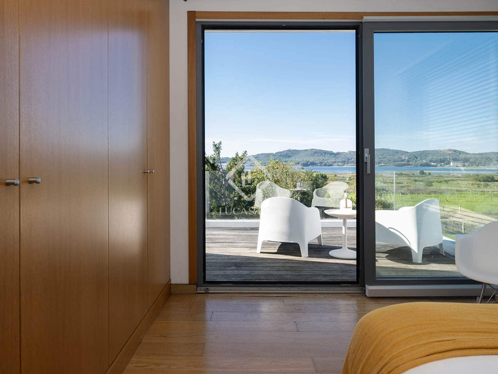 4 bedroom Villa for sale in Sanxenxo with pool garage - € 850,000 (Ref: 9283937)