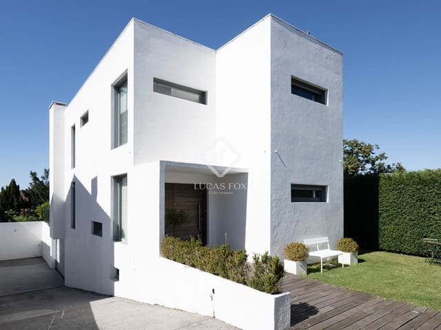 4 bedroom Villa for sale in Sanxenxo with pool garage - € 850,000 (Ref: 9283937)