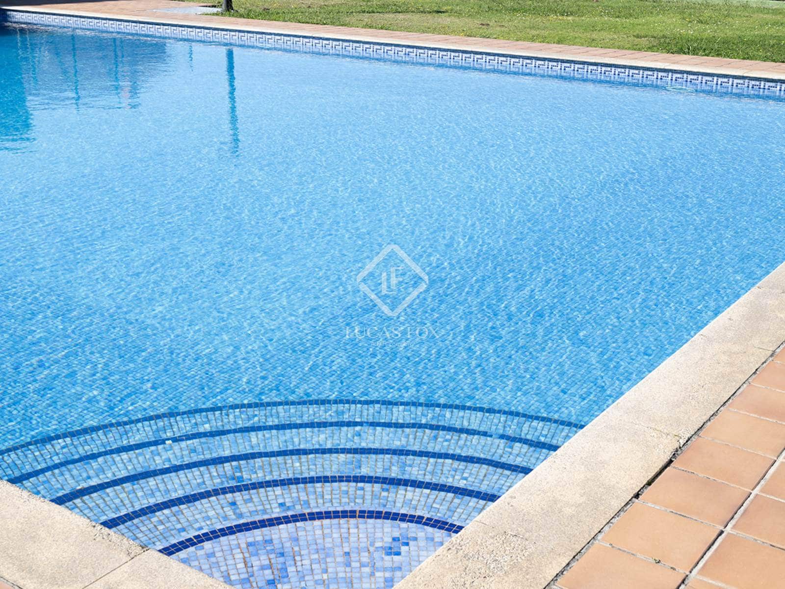 4 bedroom Villa for sale in Sanxenxo with pool garage - € 850,000 (Ref: 9283937)