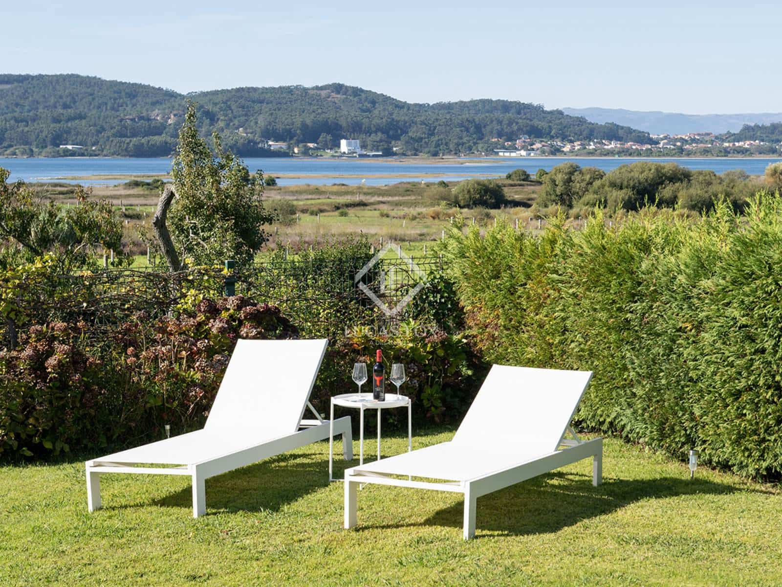 4 bedroom Villa for sale in Sanxenxo with pool garage - € 850,000 (Ref: 9283937)