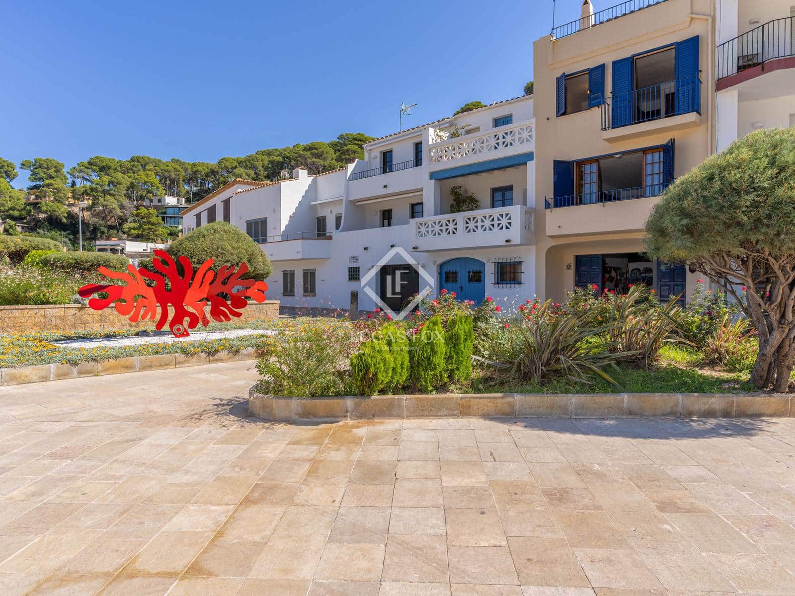 4 bedroom Villa for sale in Sa Riera with garage - € 1,080,000 (Ref: 9288259)