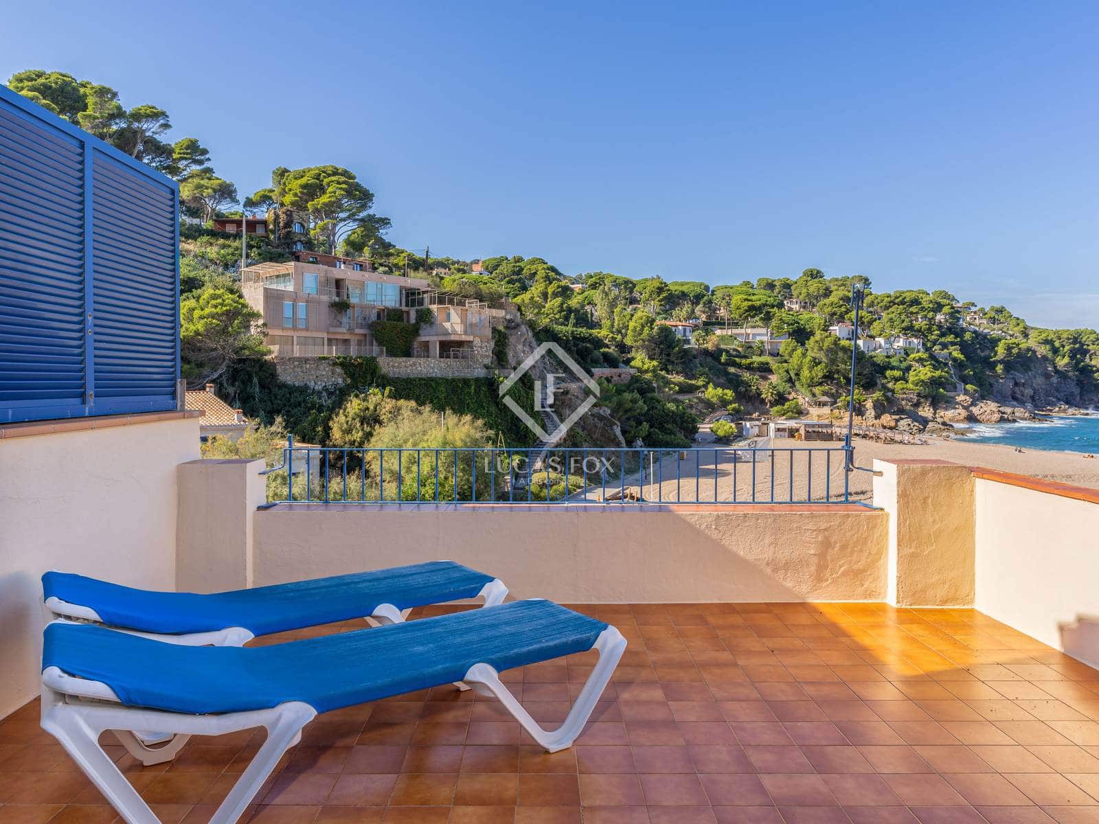 4 bedroom Villa for sale in Sa Riera with garage - € 1,080,000 (Ref: 9288259)