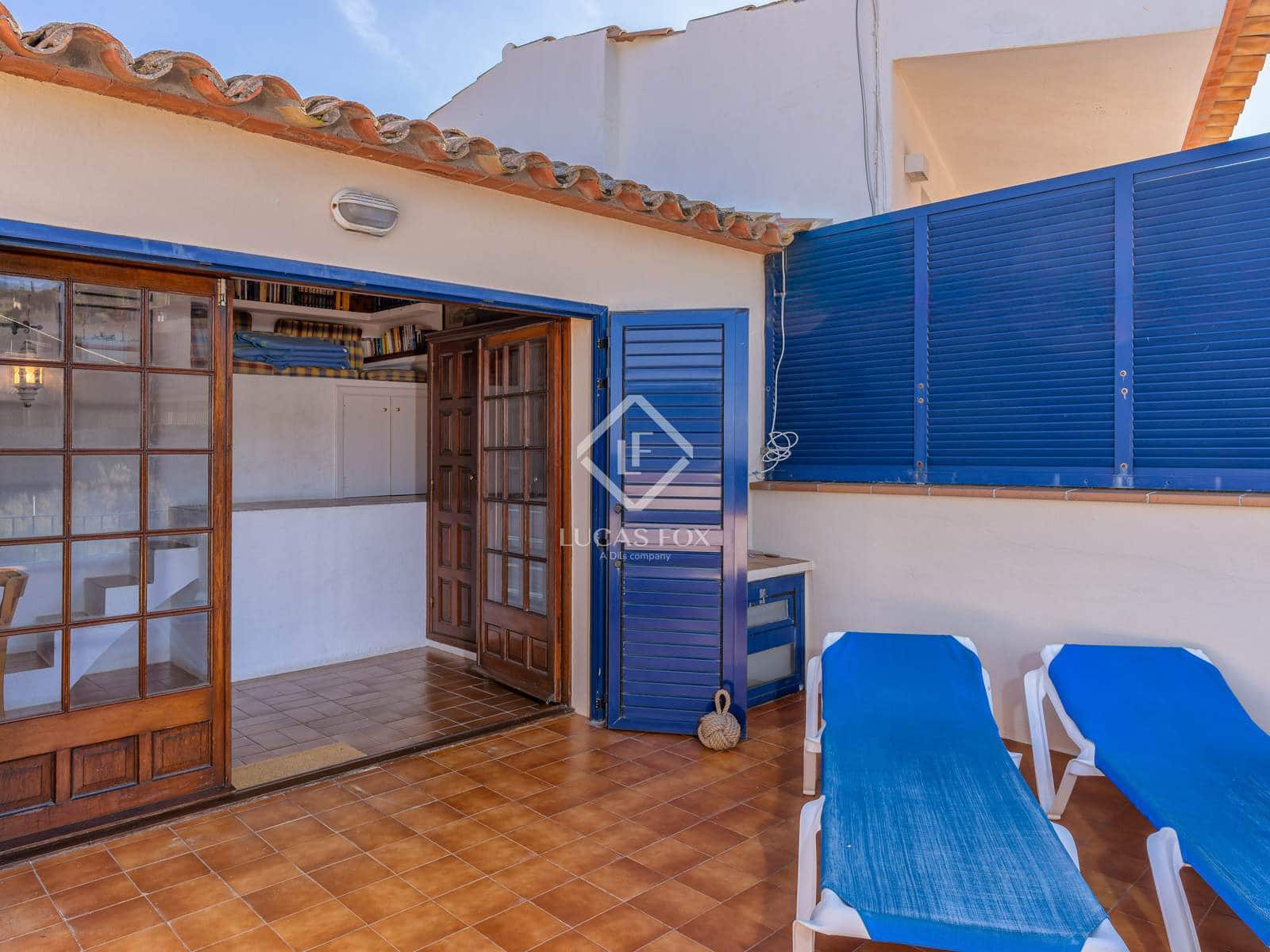 4 bedroom Villa for sale in Sa Riera with garage - € 1,080,000 (Ref: 9288259)