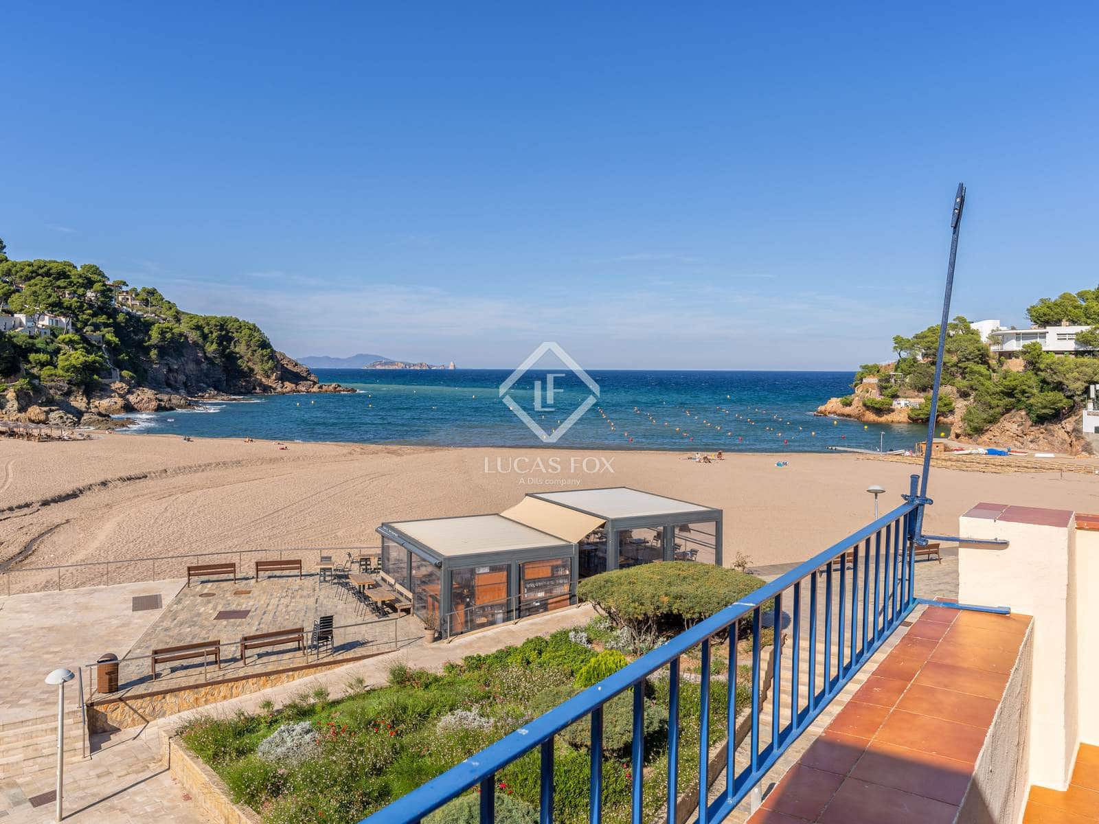 4 bedroom Villa for sale in Sa Riera with garage - € 1,080,000 (Ref: 9288259)