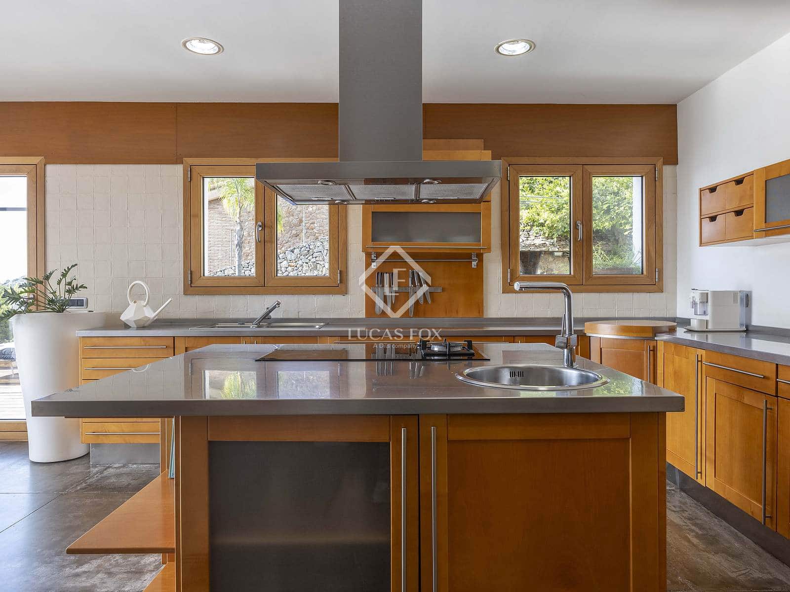 5 slaapkamer Villa te koop in Benicassim met zwembad garage - € 1.100.000 (Ref: 9289463)