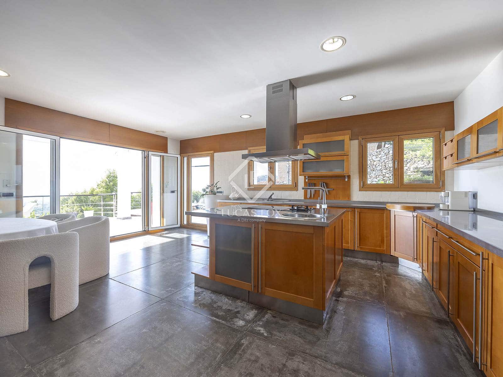 5 slaapkamer Villa te koop in Benicassim met zwembad garage - € 1.100.000 (Ref: 9289463)