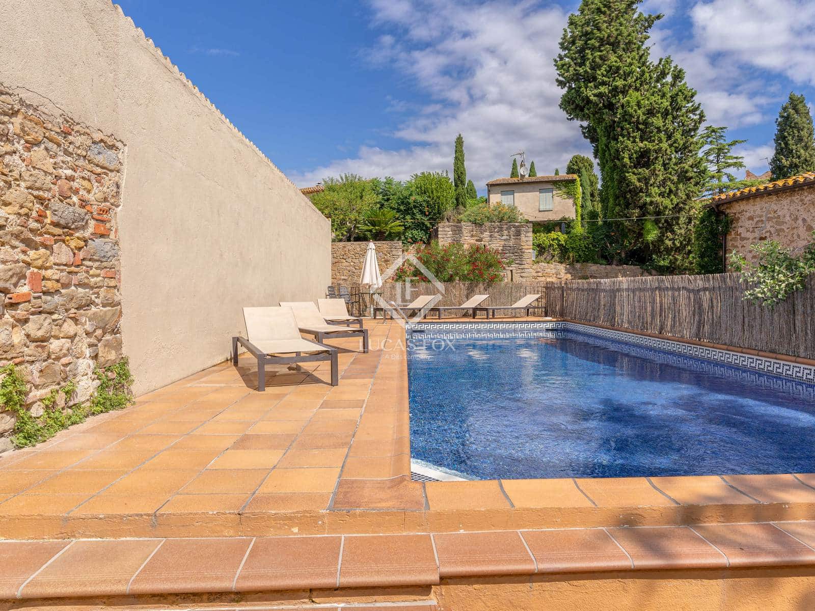 10 soveværelse Finca/Landehus til salg i Ullastret med swimmingpool - € 2.400.000 (Ref: 9289631)