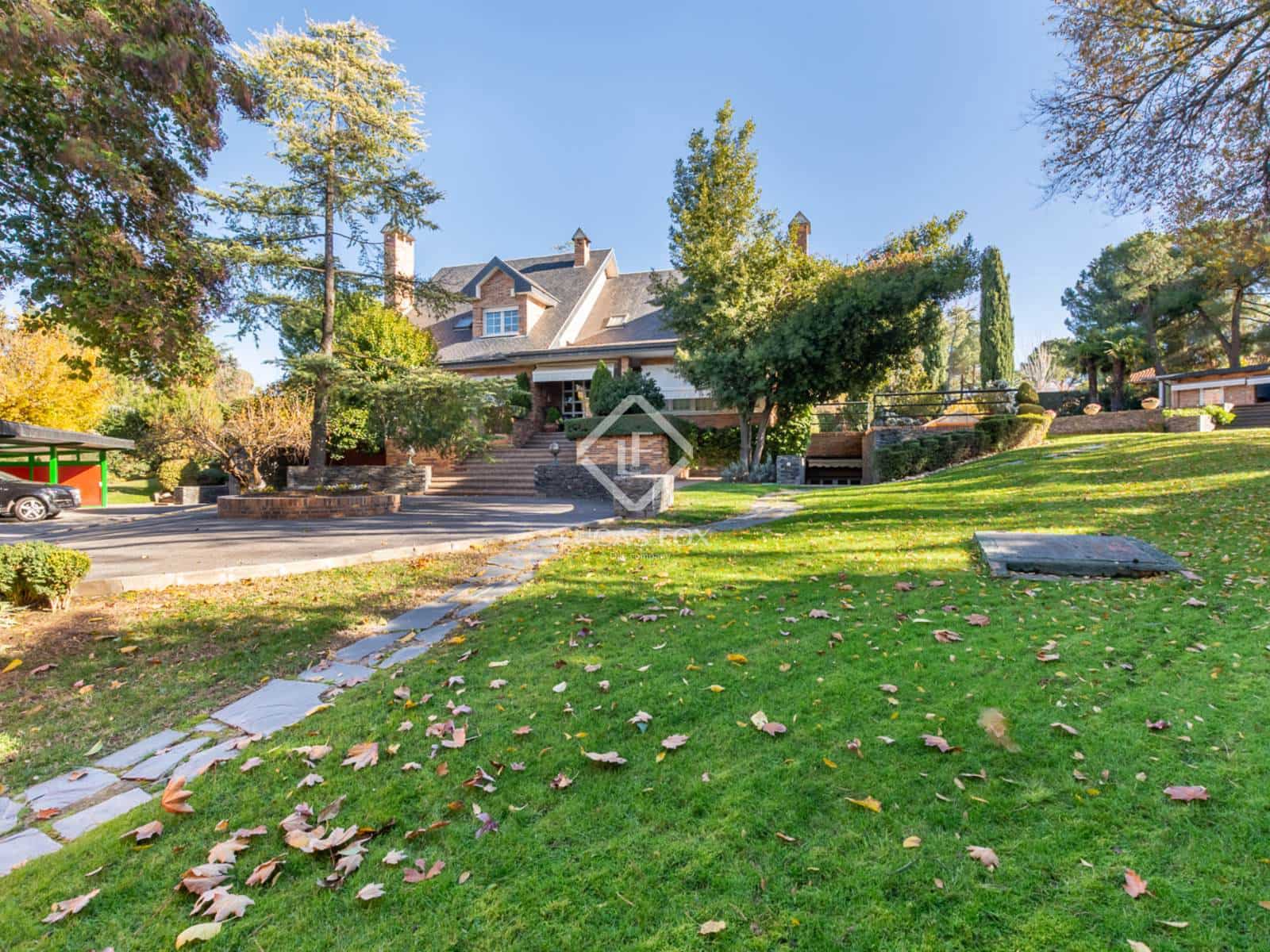 6 slaapkamer Villa te koop in Boadilla del Monte met zwembad garage - € 2.700.000 (Ref: 9290936)