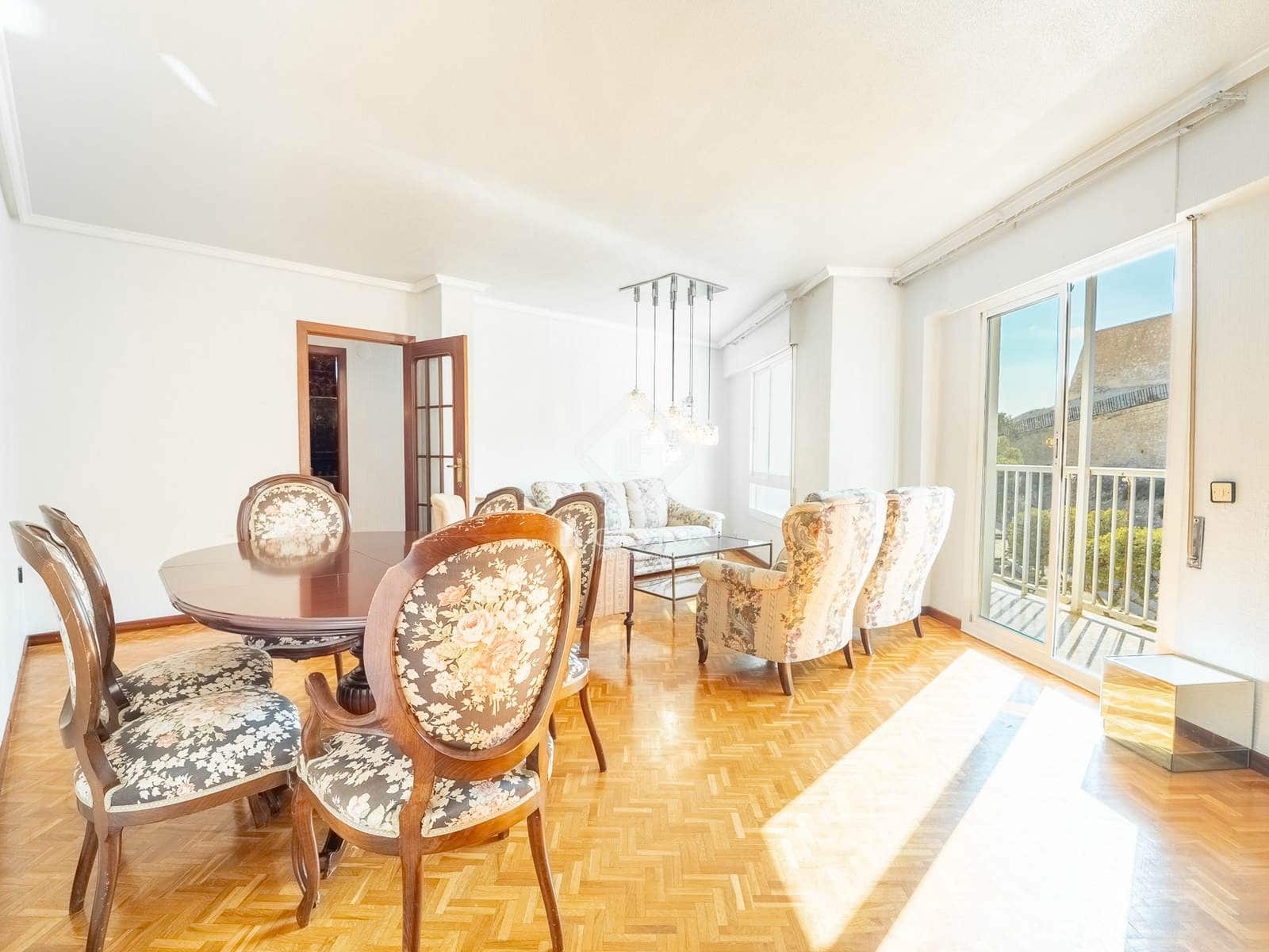 Appartement de 4 chambres à louer à Alicante ville - 1 200 € (Ref: 9293219)