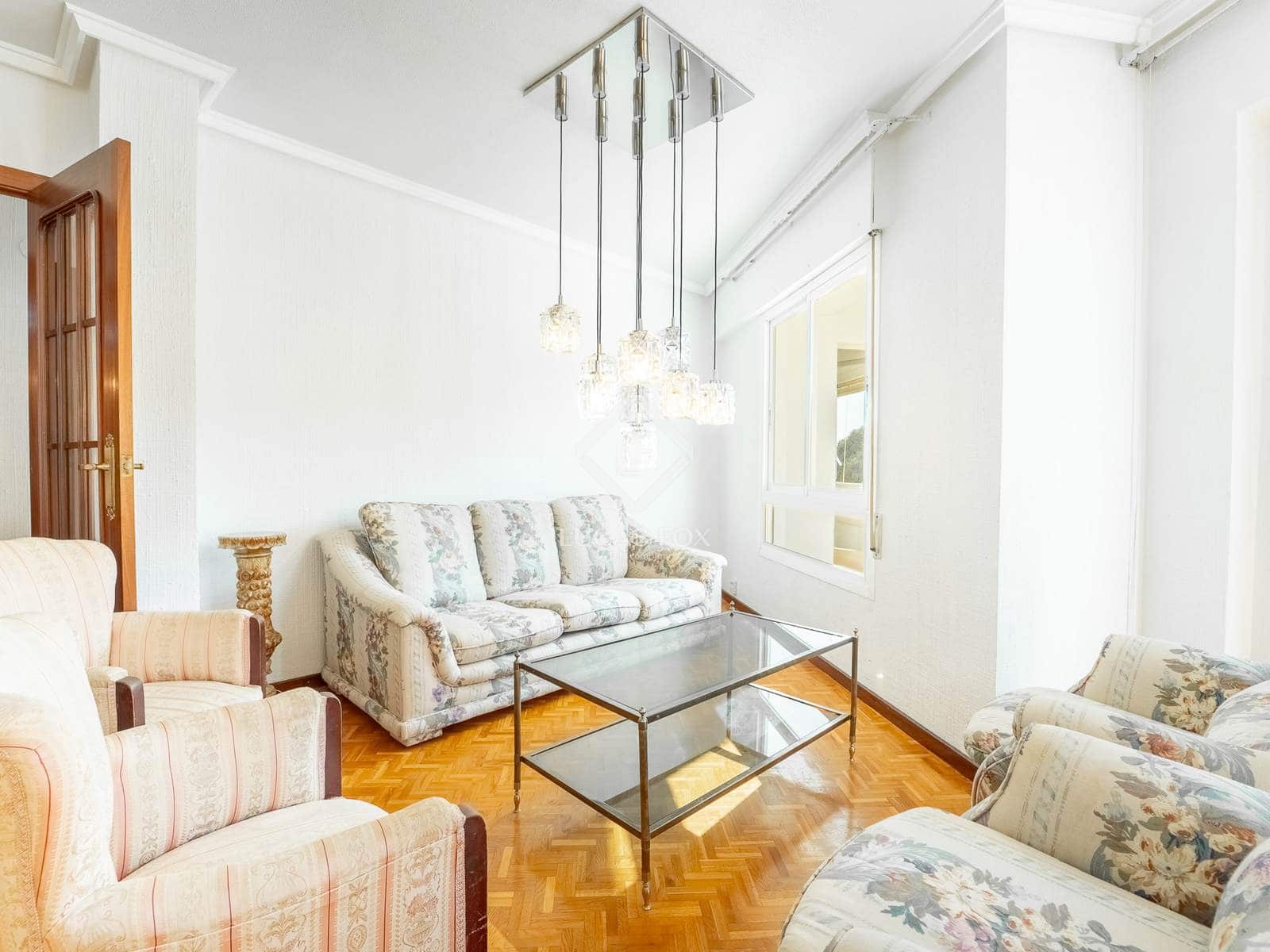 Appartement de 4 chambres à louer à Alicante ville - 1 200 € (Ref: 9293219)