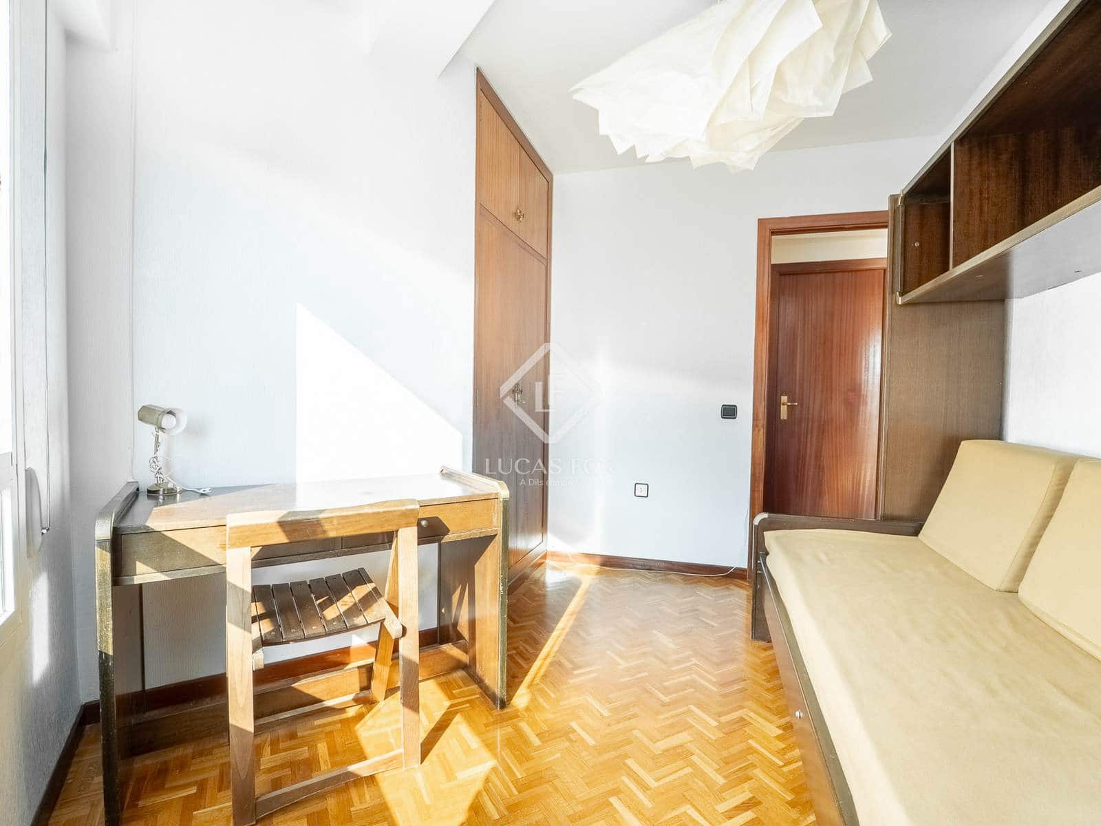 Appartement de 4 chambres à louer à Alicante ville - 1 200 € (Ref: 9293219)