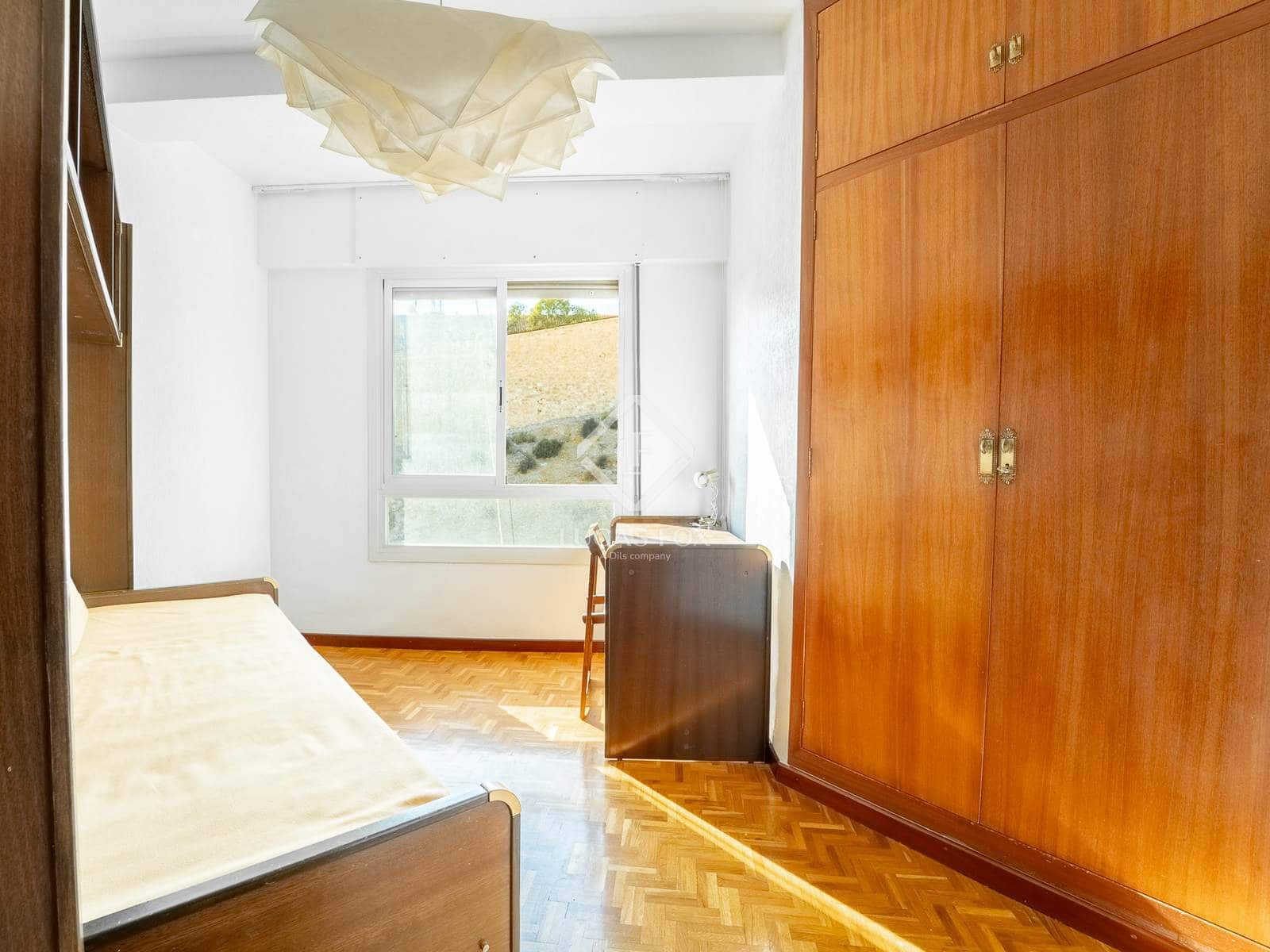 Appartement de 4 chambres à louer à Alicante ville - 1 200 € (Ref: 9293219)