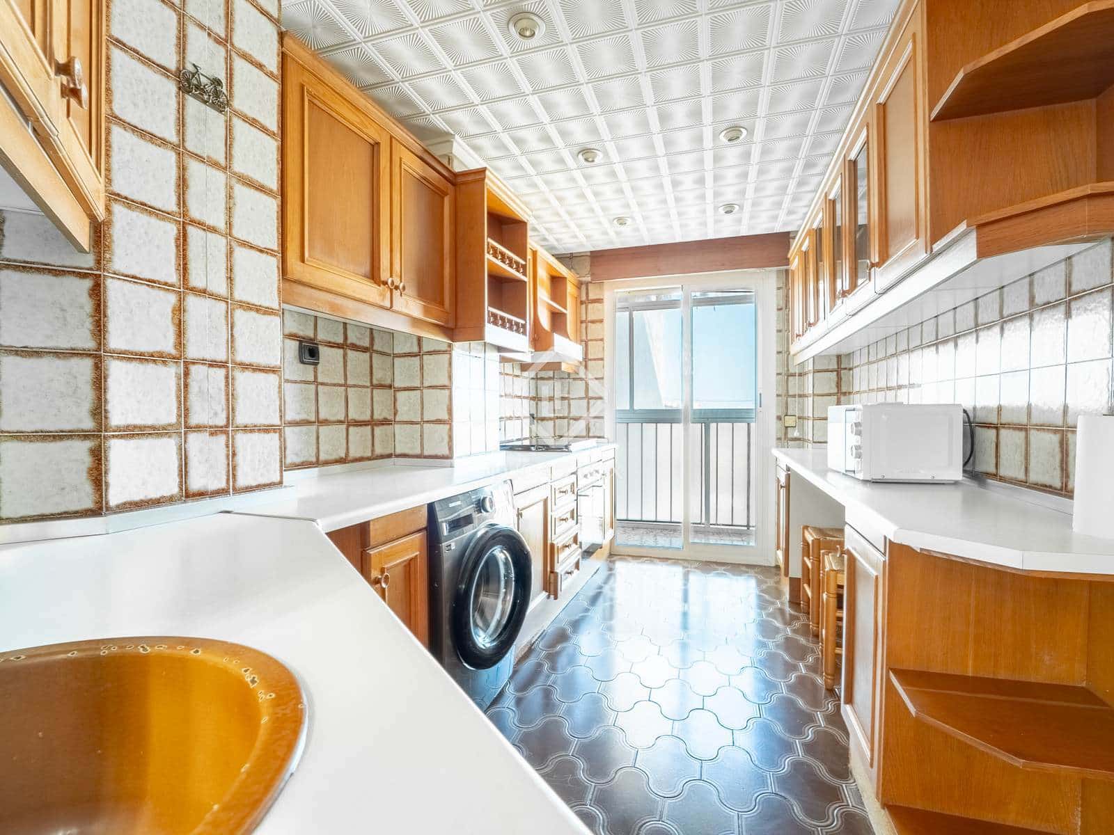 Appartement de 4 chambres à louer à Alicante ville - 1 200 € (Ref: 9293219)