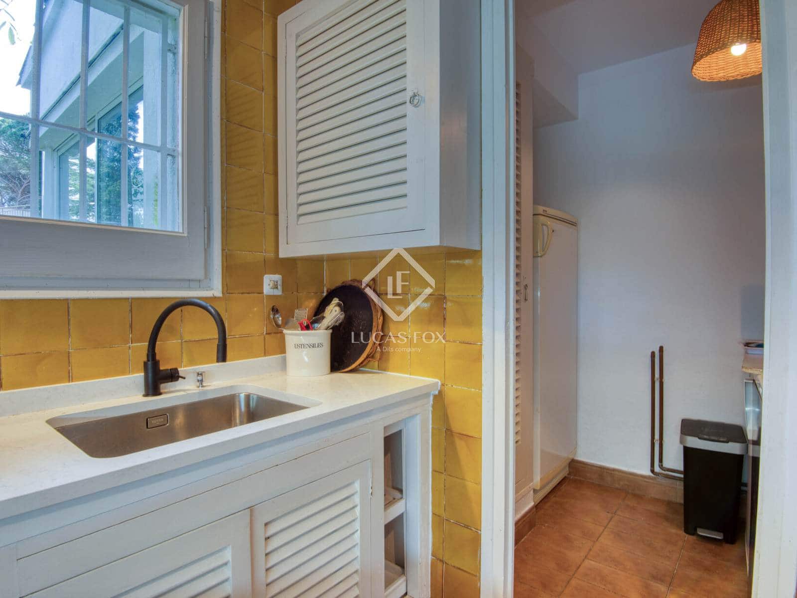 4 sypialnia Willa na sprzedaż w Santa Cristina d'Aro z basenem garażem - 1 150 000 € (Ref: 9293220)