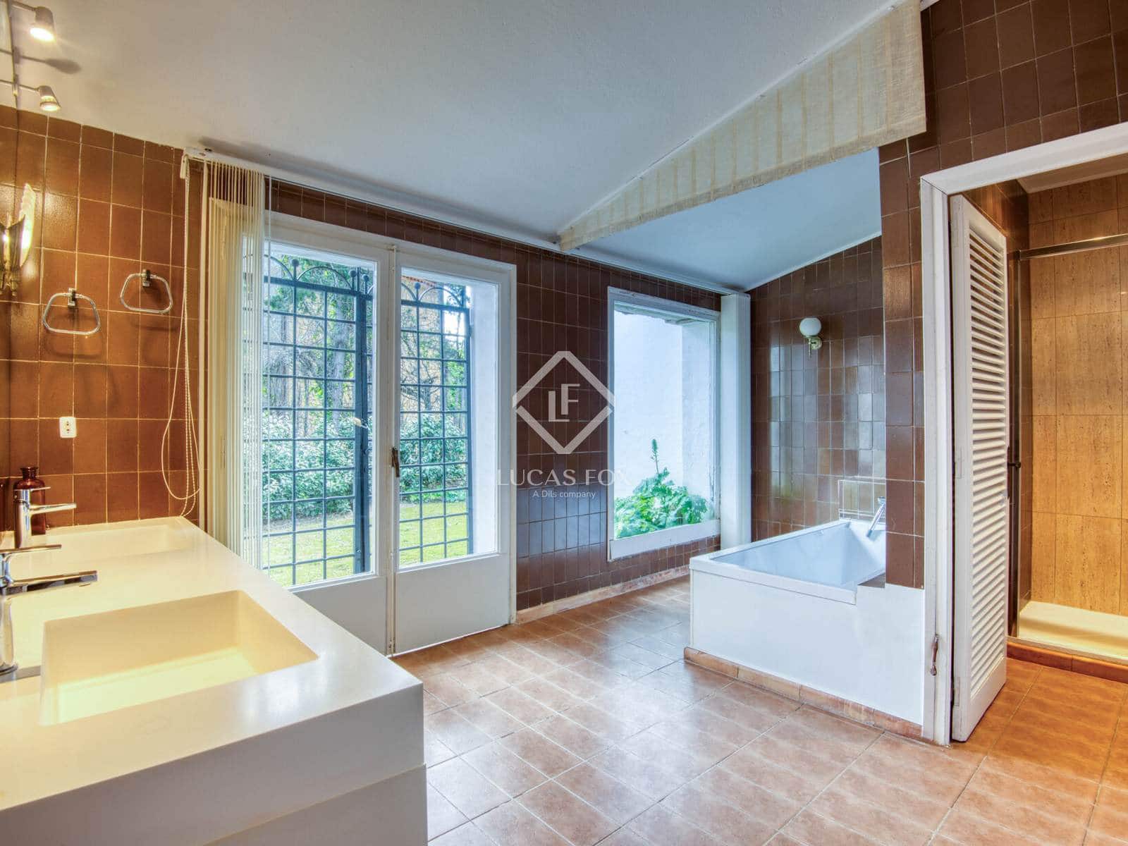 4 sypialnia Willa na sprzedaż w Santa Cristina d'Aro z basenem garażem - 1 150 000 € (Ref: 9293220)