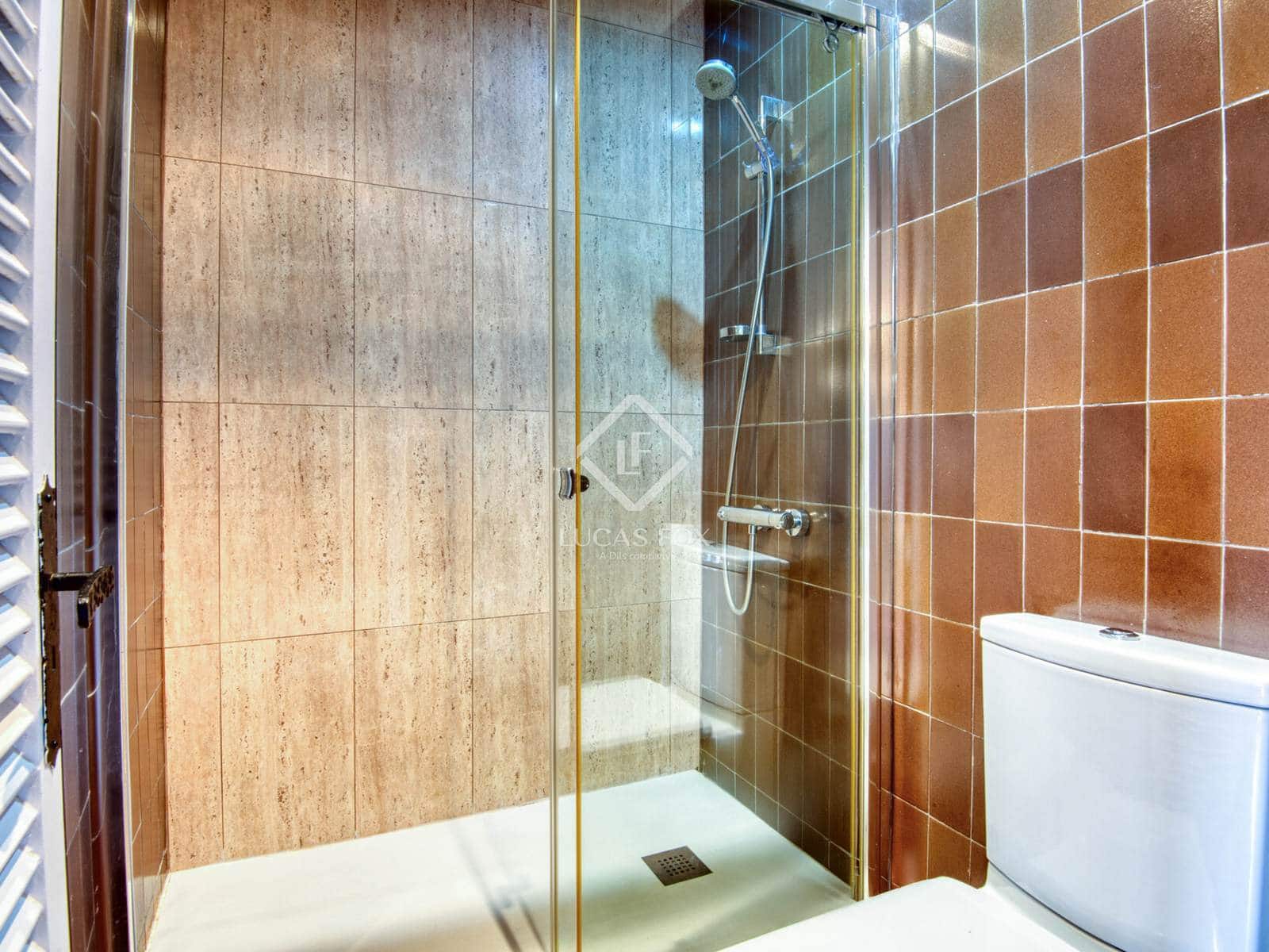 4 sypialnia Willa na sprzedaż w Santa Cristina d'Aro z basenem garażem - 1 150 000 € (Ref: 9293220)