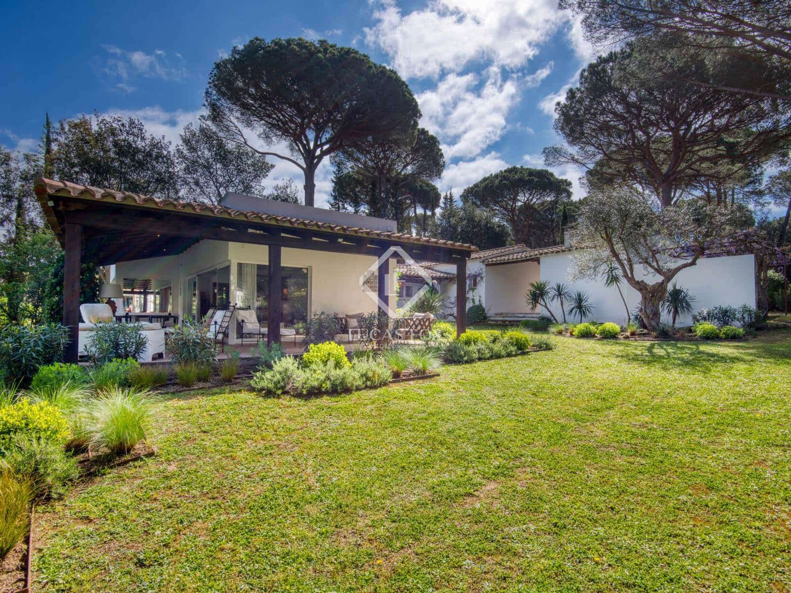 4 sypialnia Willa na sprzedaż w Santa Cristina d'Aro z basenem garażem - 1 150 000 € (Ref: 9293220)