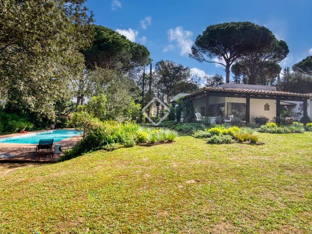 Chalet de 4 habitaciones en Santa Cristina d'Aro en venta con piscina garaje - 1.150.000 € (Ref: 9293220)