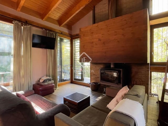 4 makuuhuone Maalaistalo myytävänä paikassa Sant Llorenç de la Muga - 1 450 000 € (Ref: 9293850)