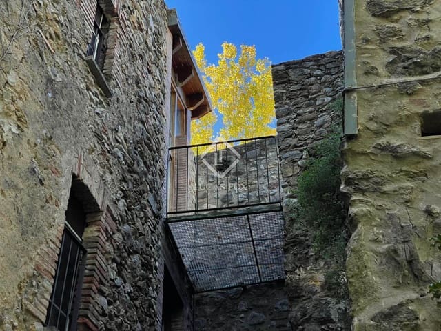 4 makuuhuone Maalaistalo myytävänä paikassa Sant Llorenç de la Muga - 1 450 000 € (Ref: 9293850)