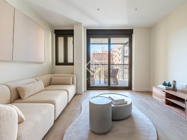 3 bedroom Apartment for sale in Rios Rosas, Madrid city with garage - € 1,650,000 (Ref: 9293851)