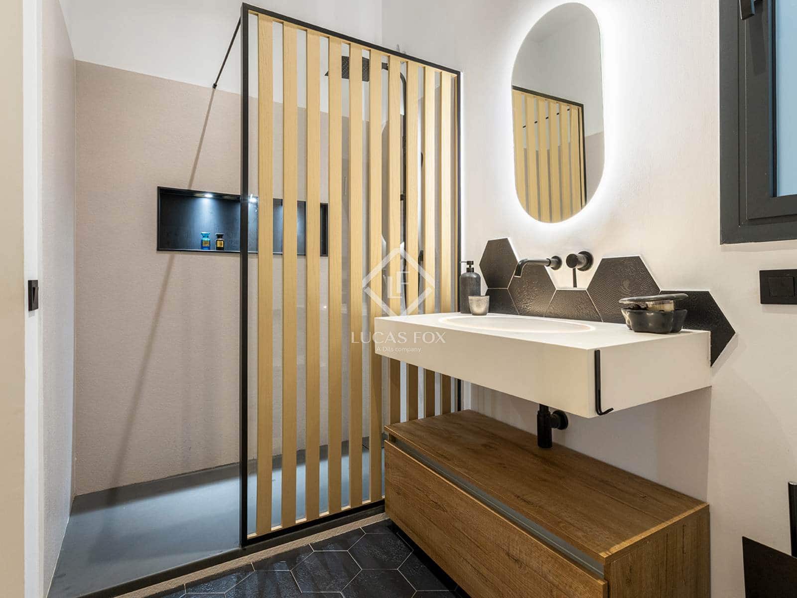 3 slaapkamer Appartement te koop in Barcelona stad - € 1.390.000 (Ref: 9293926)