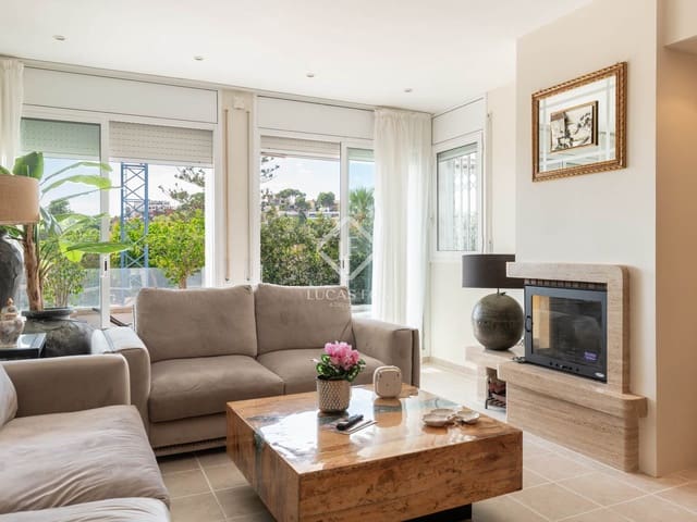 4 soverom Villa til leie i Castelldefels med svømmebasseng garasje - € 5 500 (Ref: 9294114)