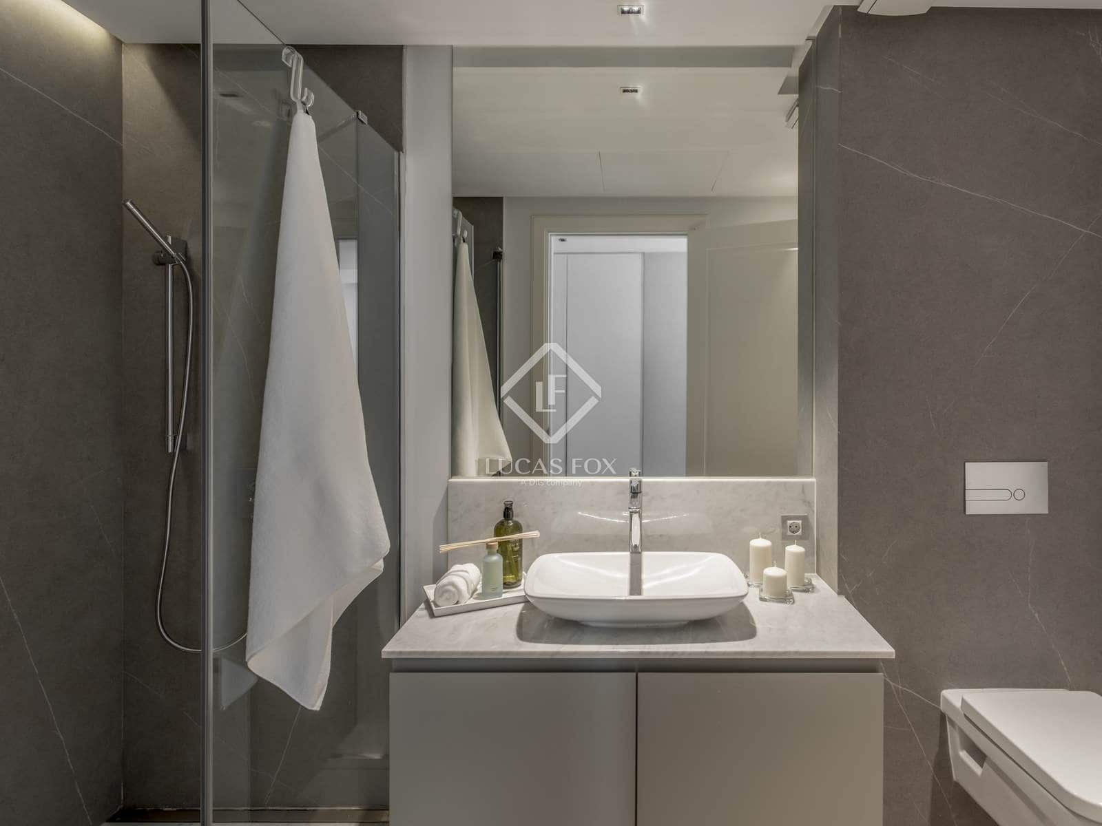 4 bedroom Penthouse for sale in Madrid city with pool garage - € 10,800,000 (Ref: 9295923)