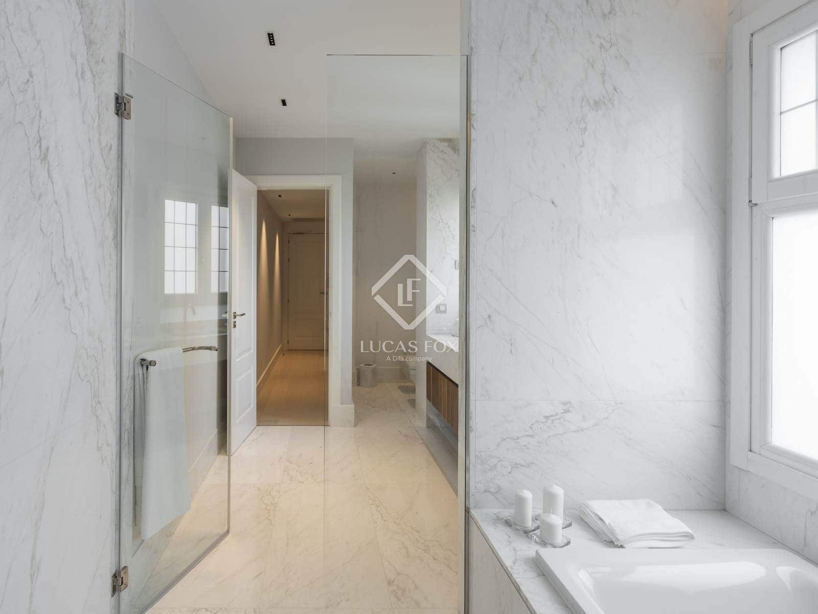 4 bedroom Penthouse for sale in Madrid city with pool garage - € 10,800,000 (Ref: 9295923)