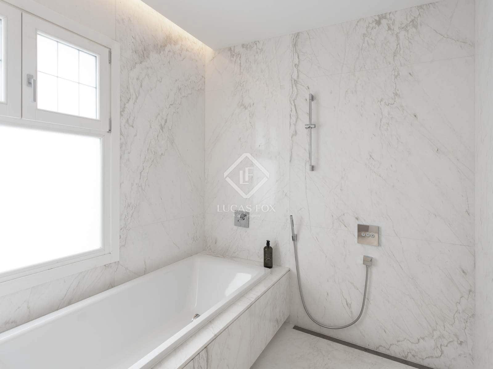 4 bedroom Penthouse for sale in Madrid city with pool garage - € 10,800,000 (Ref: 9295923)