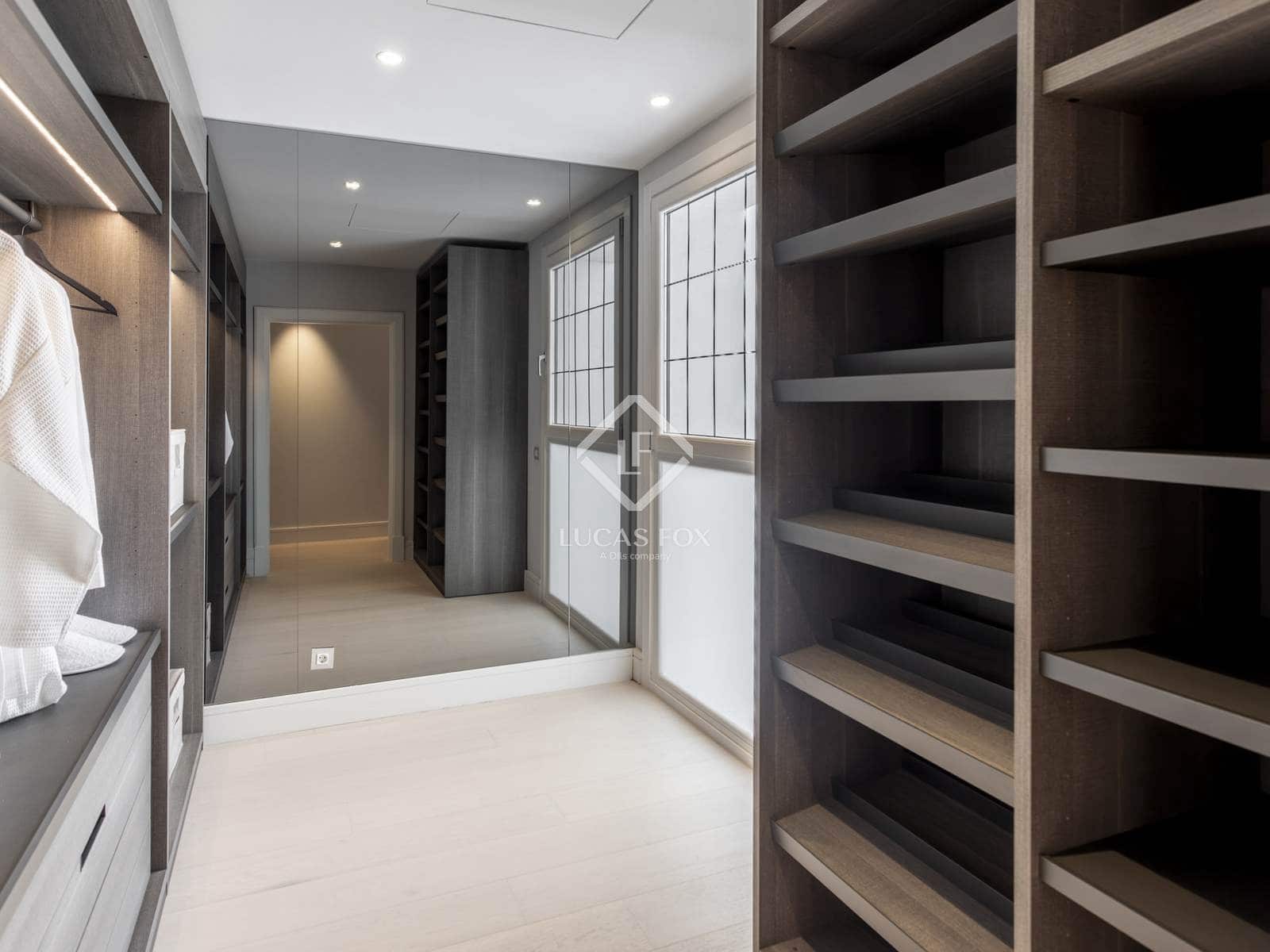 4 bedroom Penthouse for sale in Madrid city with pool garage - € 10,800,000 (Ref: 9295923)