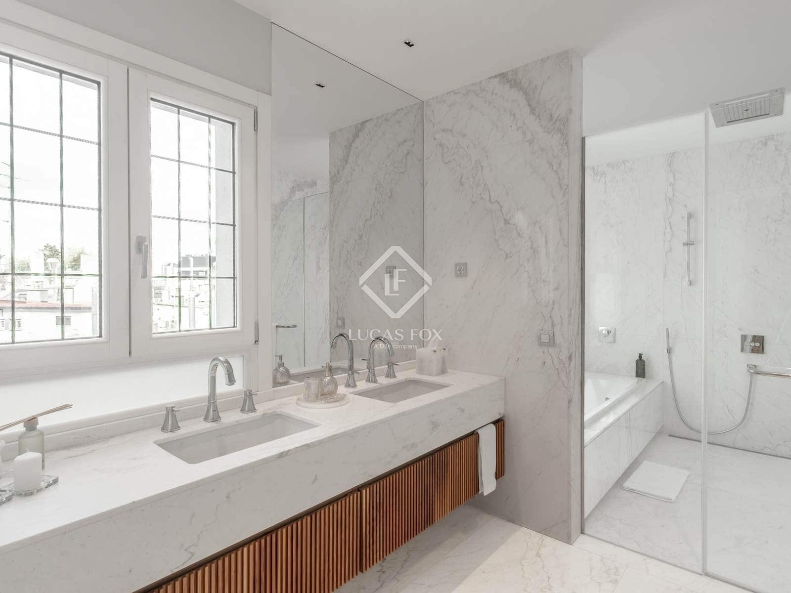 4 bedroom Penthouse for sale in Madrid city with pool garage - € 10,800,000 (Ref: 9295923)