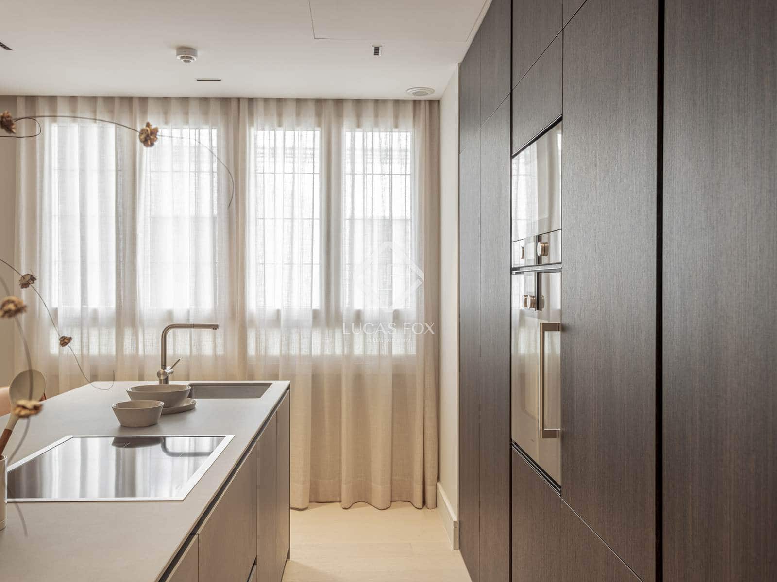 4 bedroom Penthouse for sale in Madrid city with pool garage - € 10,800,000 (Ref: 9295923)