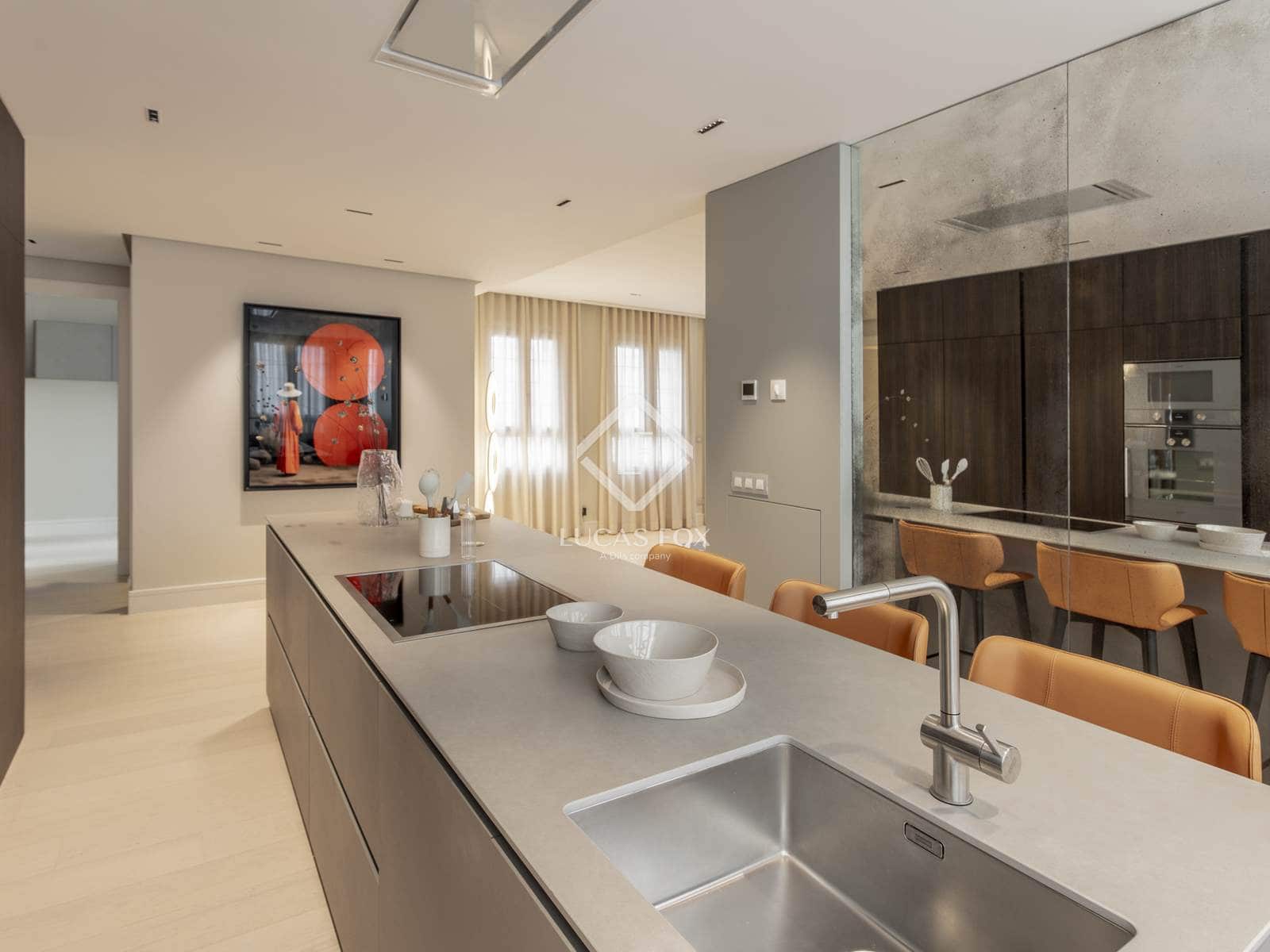 4 bedroom Penthouse for sale in Madrid city with pool garage - € 10,800,000 (Ref: 9295923)