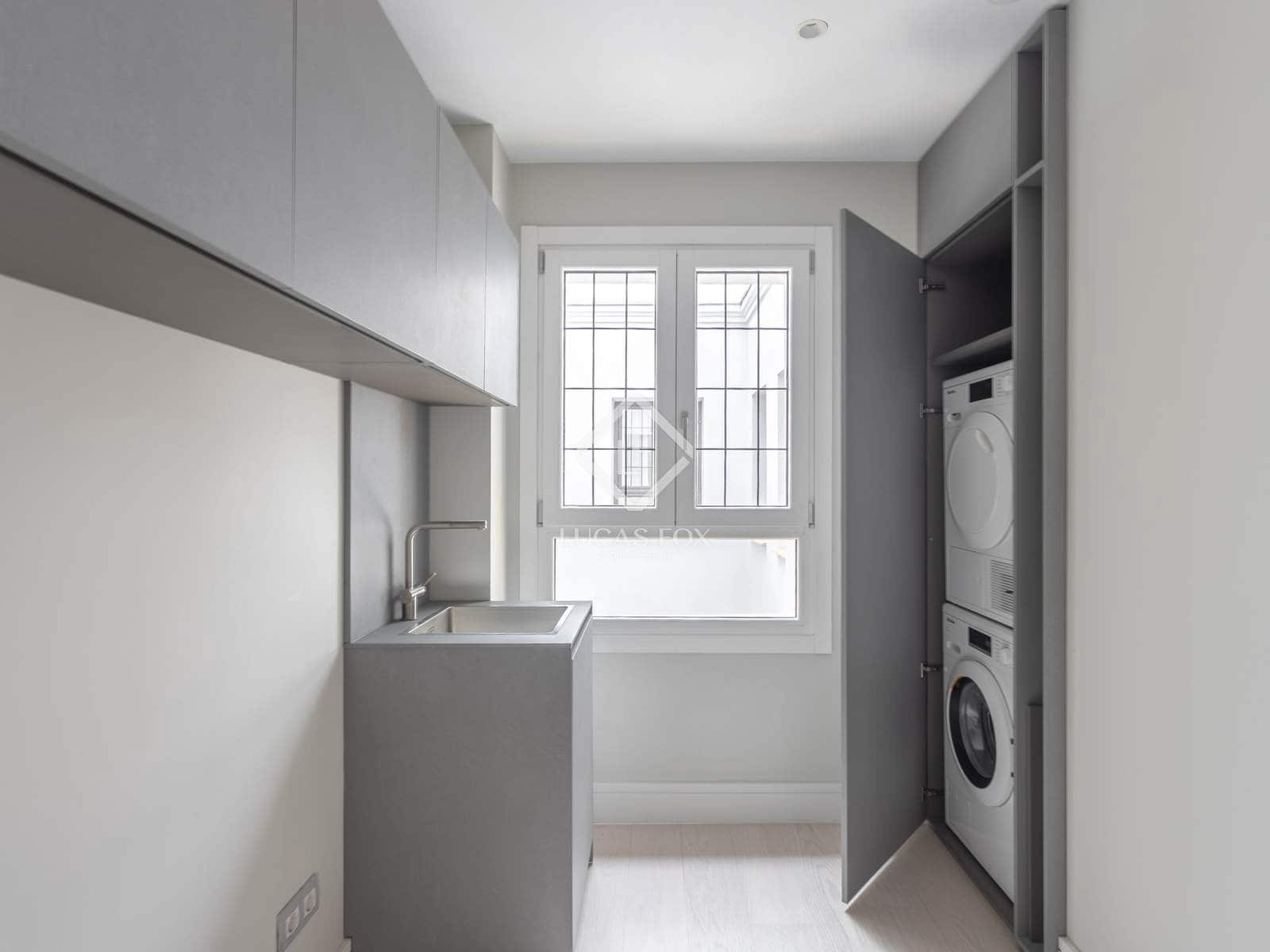 4 bedroom Penthouse for sale in Madrid city with pool garage - € 10,800,000 (Ref: 9295923)